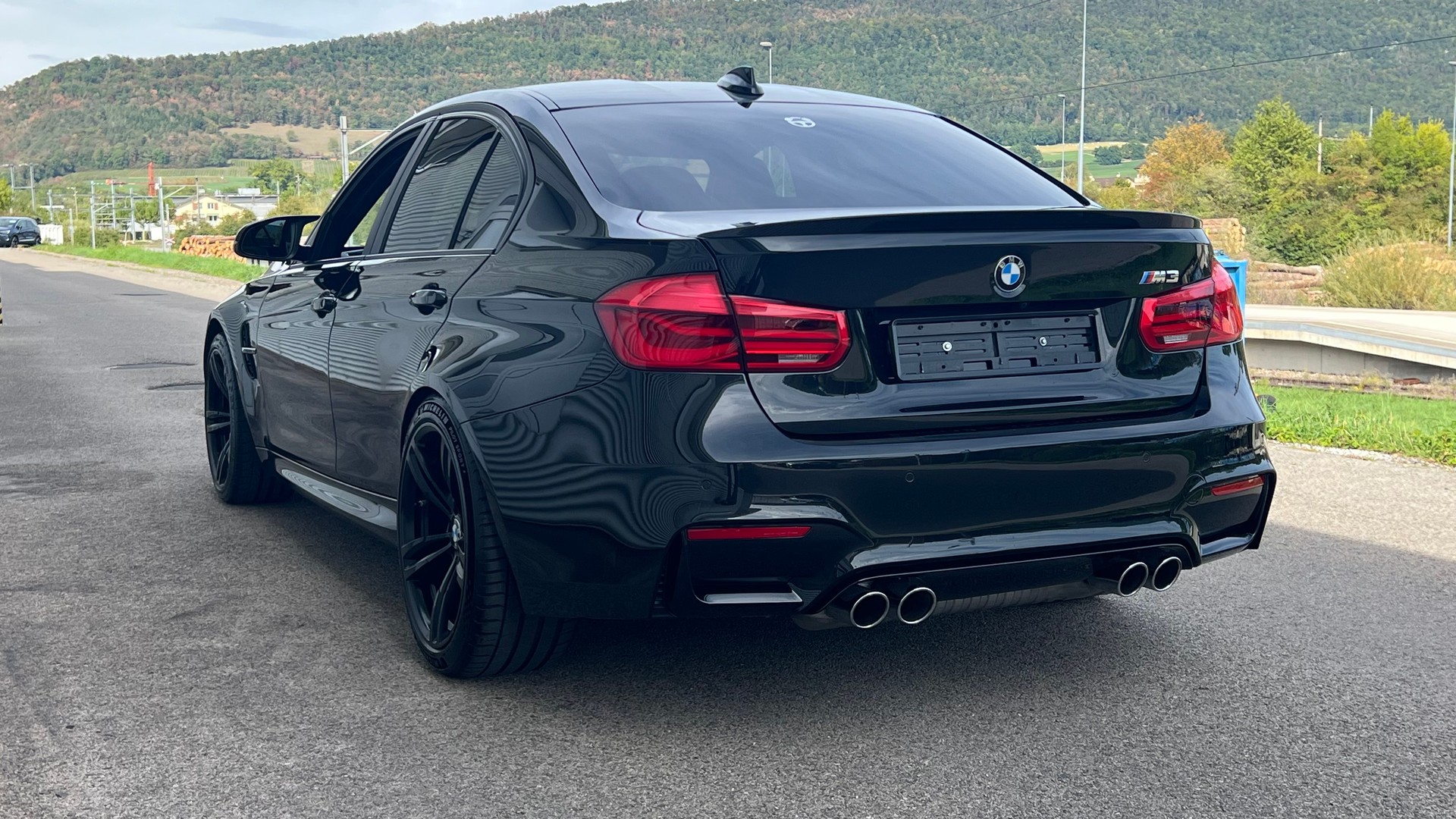 BMW M3-image-6