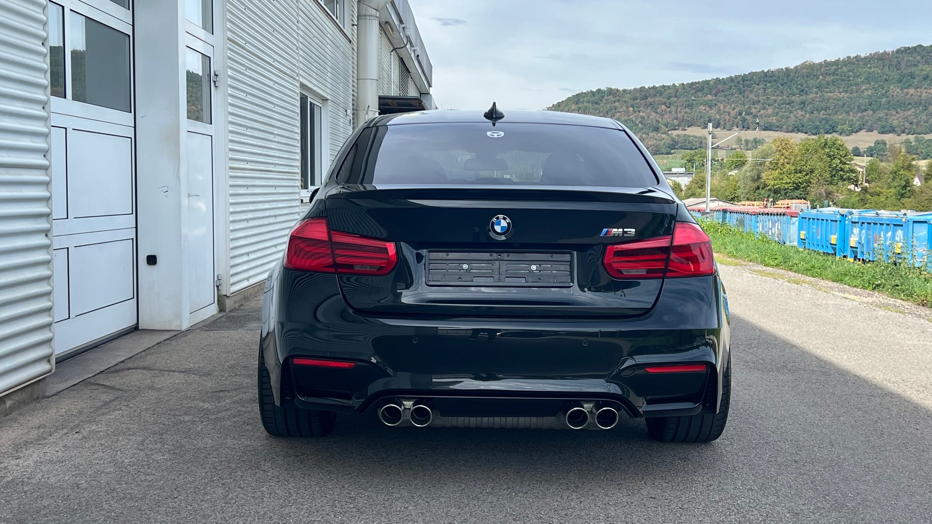 BMW M3-image-4