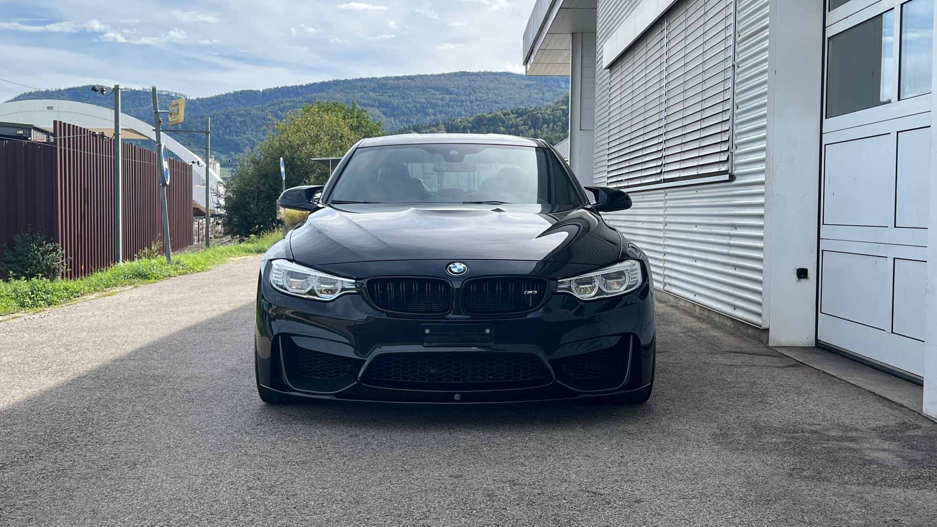 BMW M3-image-3