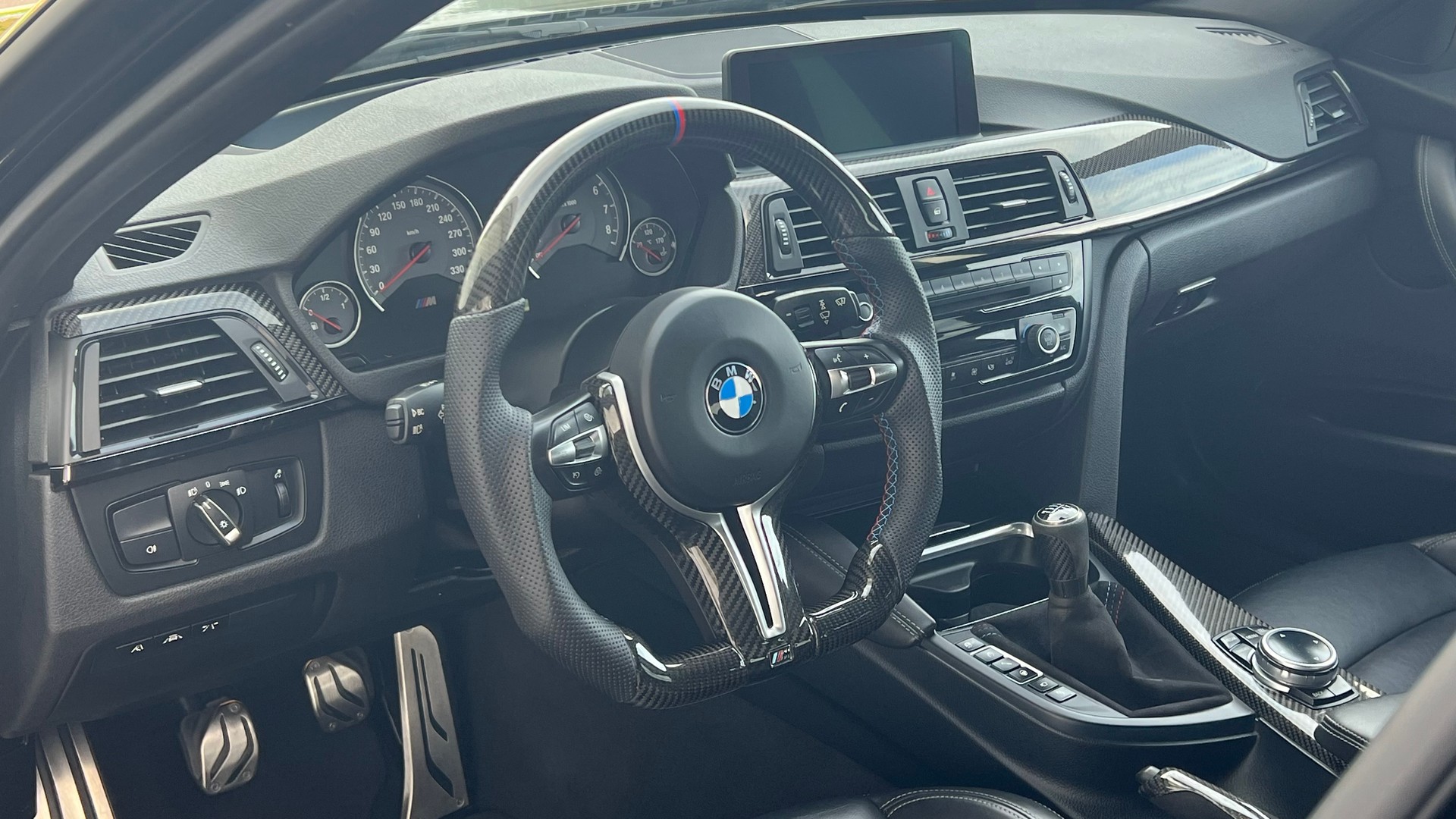 BMW M3-image-9