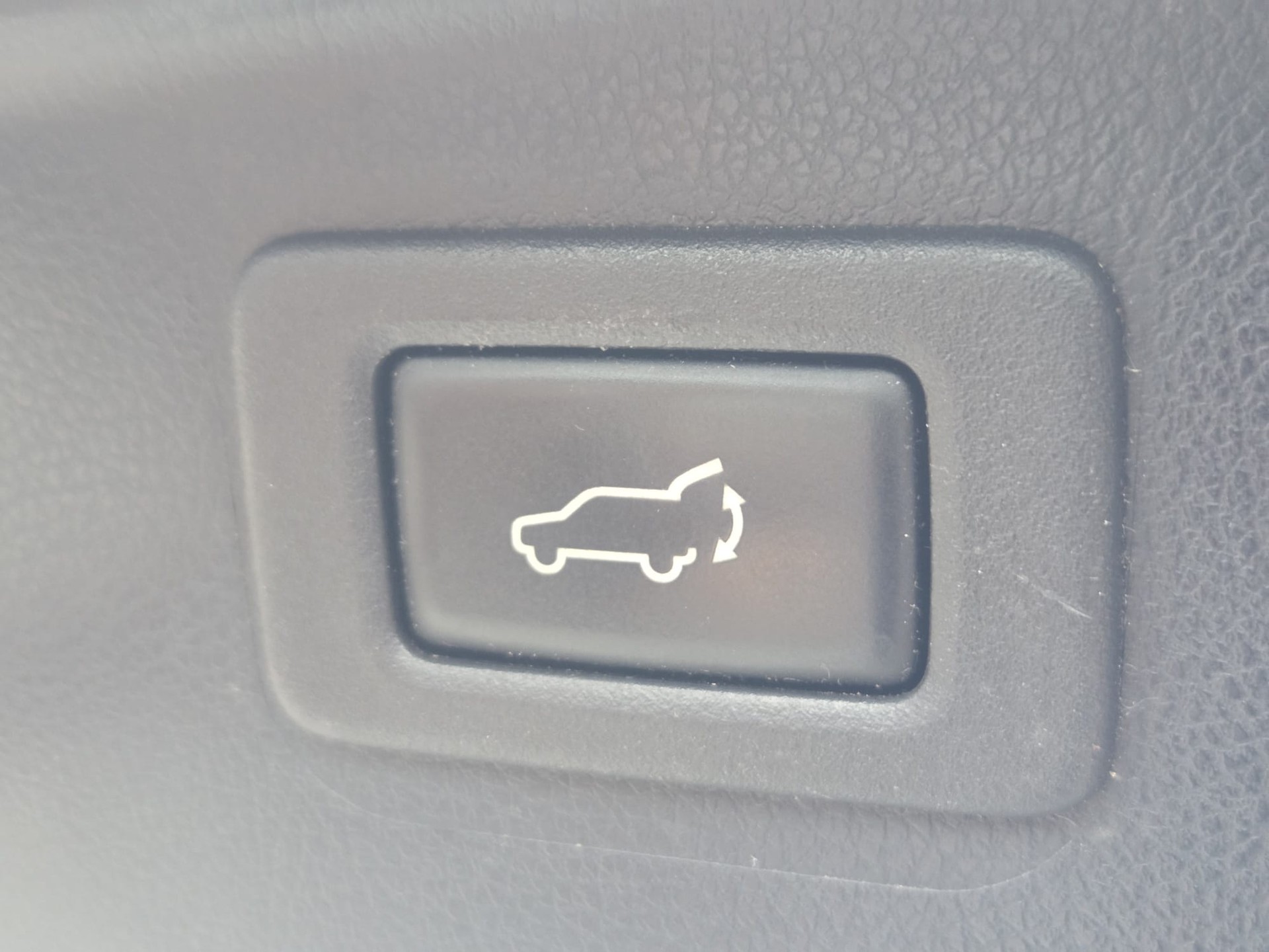 SUBARU Outback 2.0D Swiss Country AWD Lineartronic-image-12