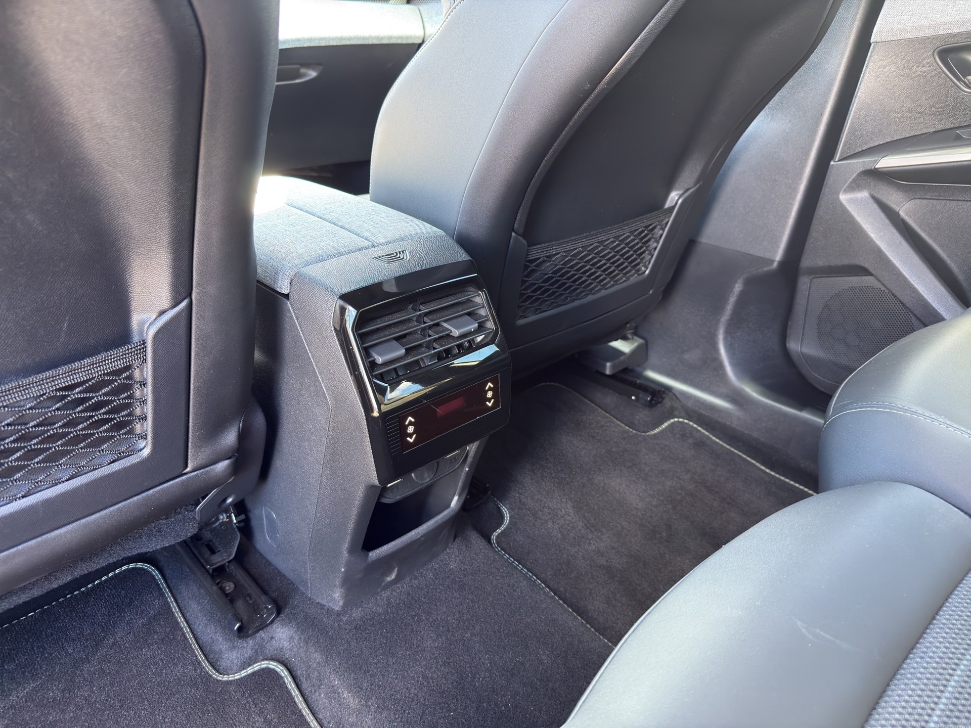 PEUGEOT 5008 145 Hybrid e-DCS6 GT-image-11