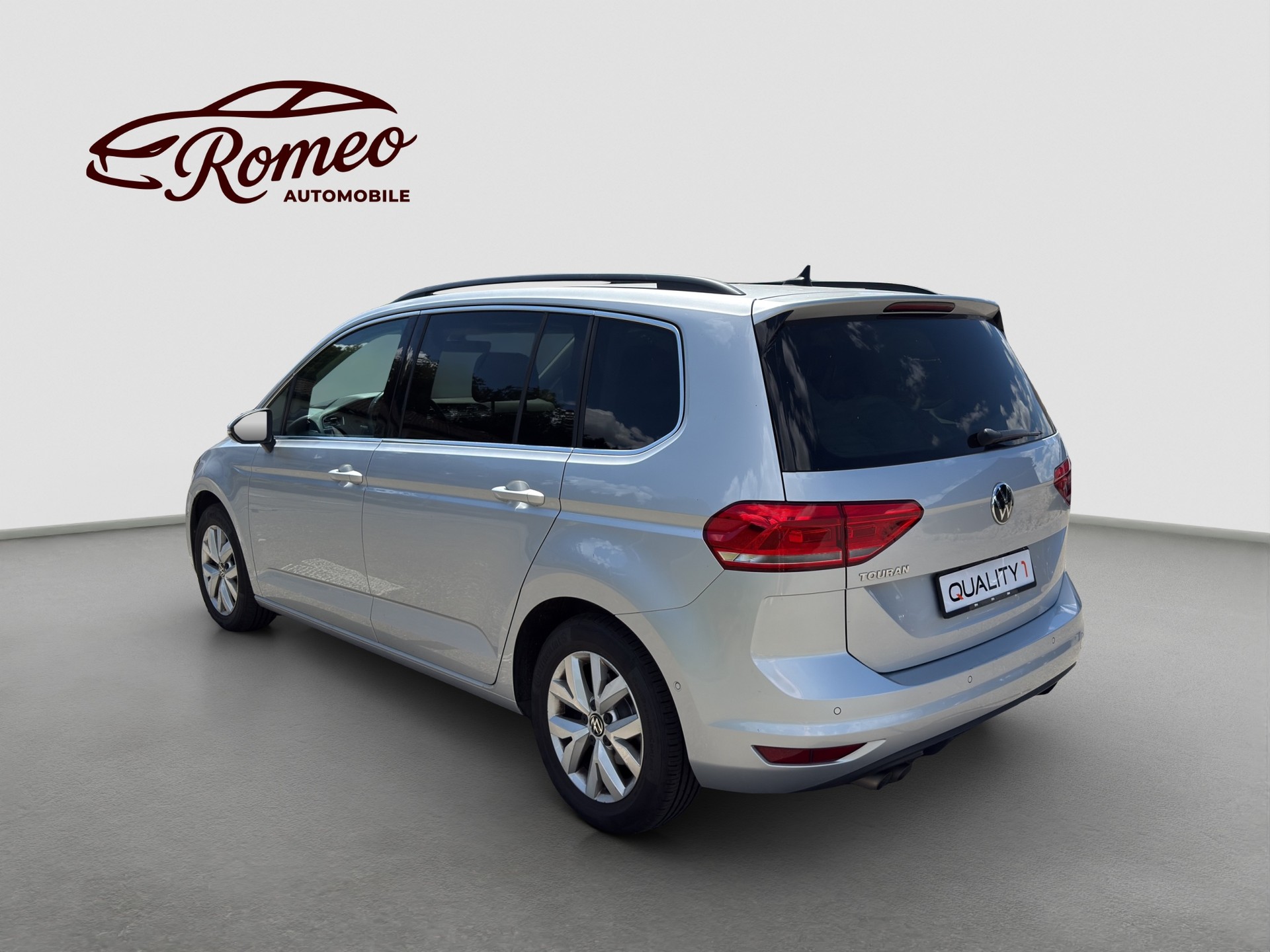 VW Touran 2.0 TDI BlueMotion Technology Comfortline DSG ** Frisch ab MFK und Service ** CH Auto ** 1. Hand **-image-1