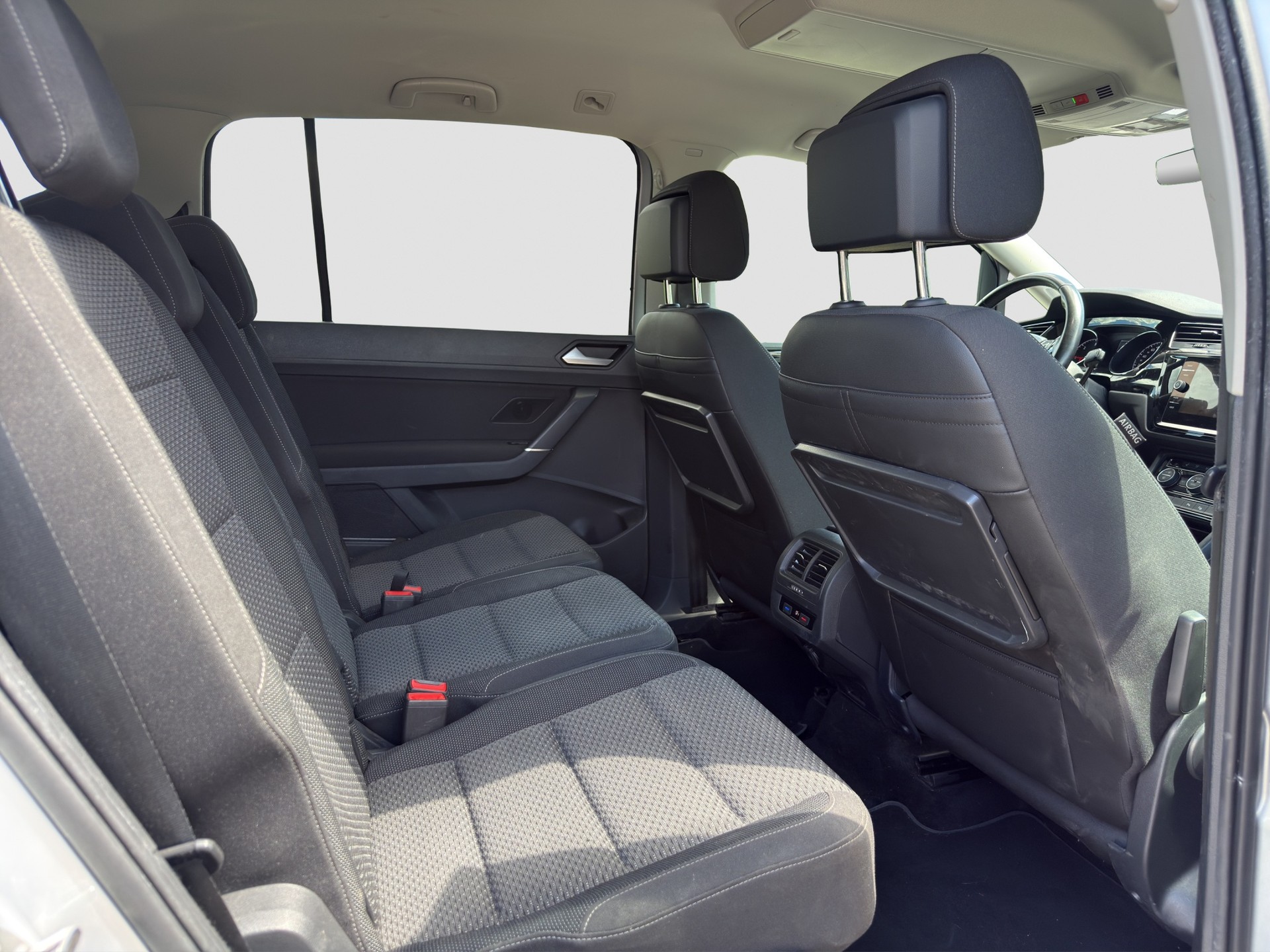 VW Touran 2.0 TDI BlueMotion Technology Comfortline DSG ** Frisch ab MFK und Service ** CH Auto ** 1. Hand **-image-14