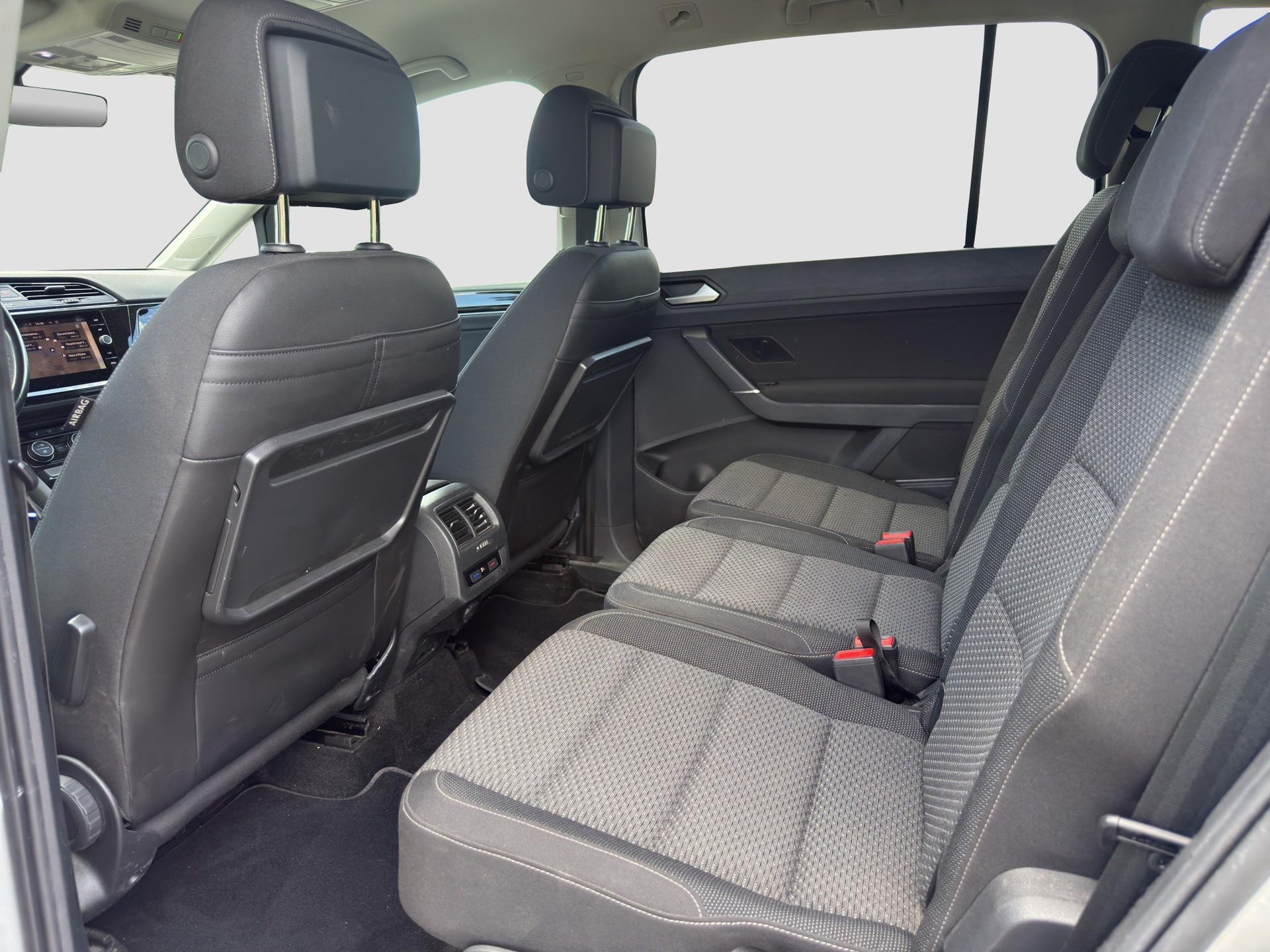 VW Touran 2.0 TDI BlueMotion Technology Comfortline DSG ** Frisch ab MFK und Service ** CH Auto ** 1. Hand **-image-13