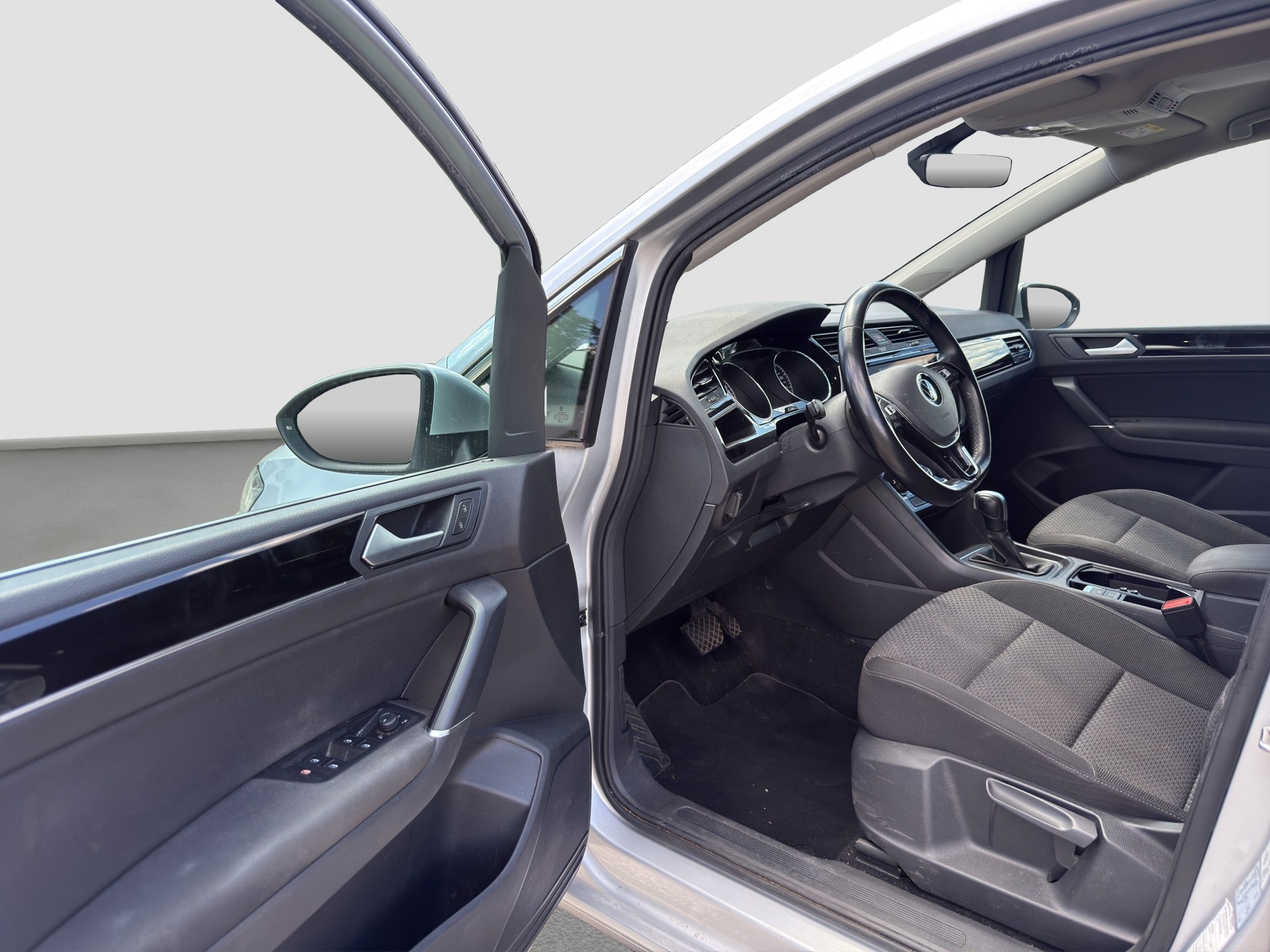 VW Touran 2.0 TDI BlueMotion Technology Comfortline DSG ** Frisch ab MFK und Service ** CH Auto ** 1. Hand **-image-8