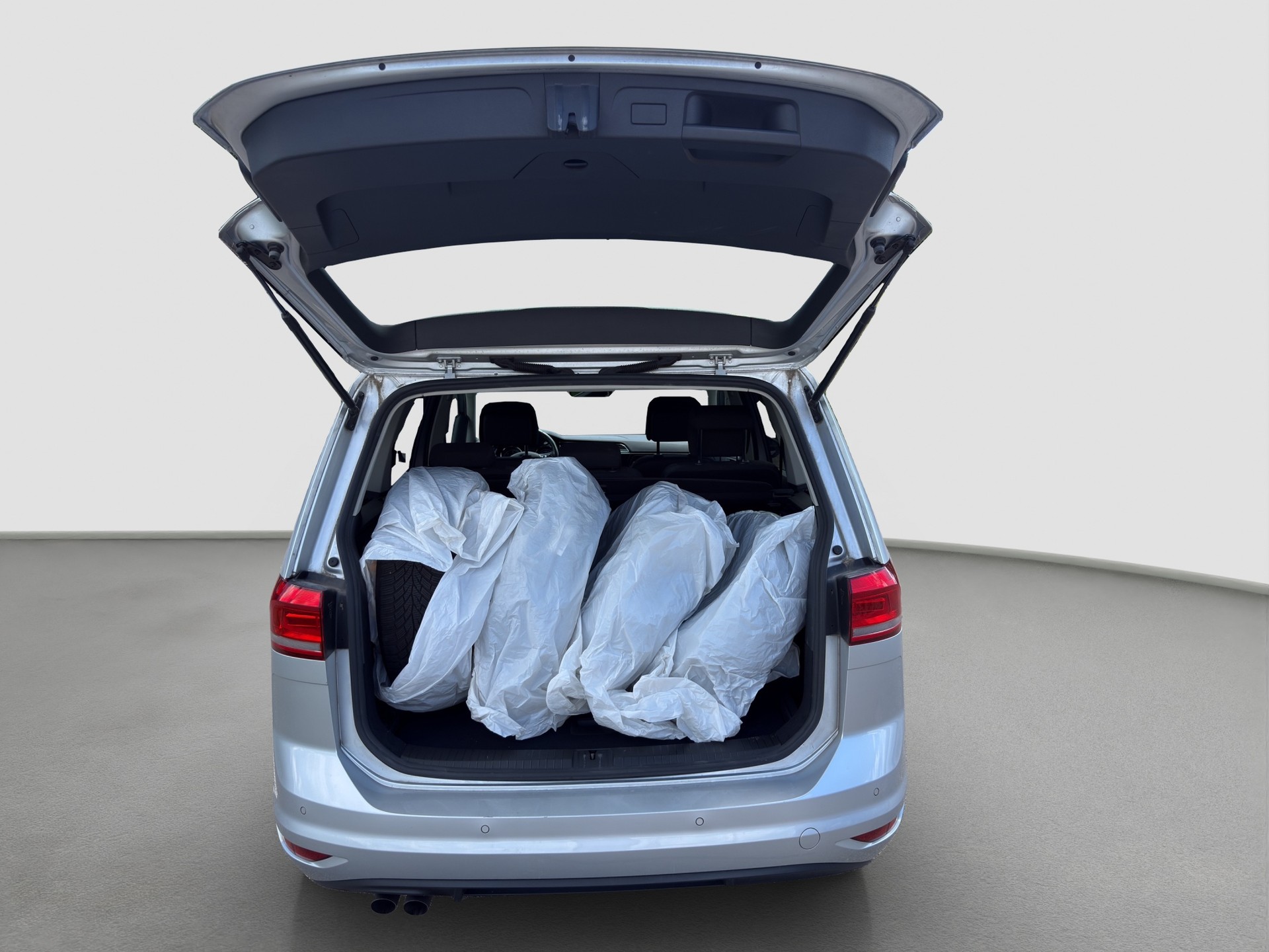 VW Touran 2.0 TDI BlueMotion Technology Comfortline DSG ** Frisch ab MFK und Service ** CH Auto ** 1. Hand **-image-15