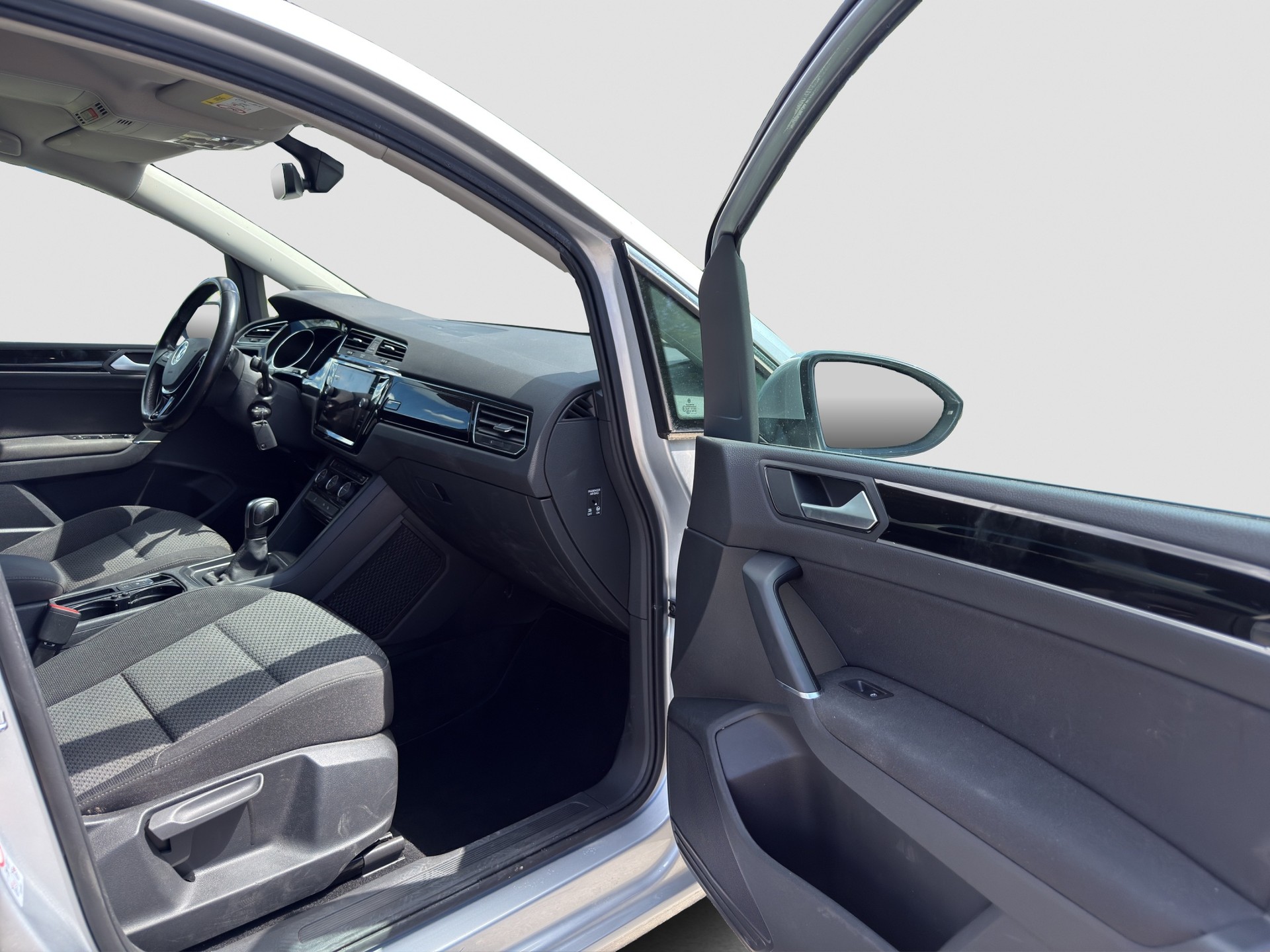 VW Touran 2.0 TDI BlueMotion Technology Comfortline DSG ** Frisch ab MFK und Service ** CH Auto ** 1. Hand **-image-12