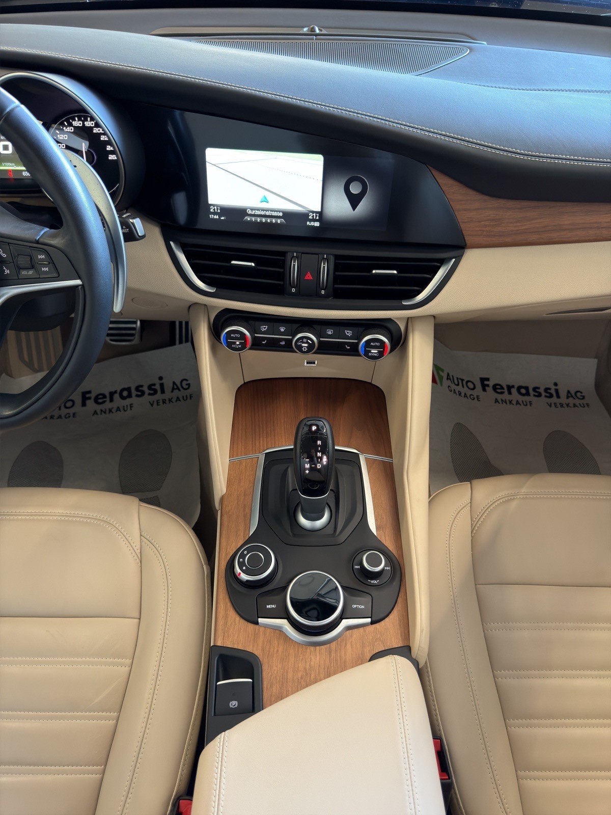 ALFA ROMEO Giulia 2.0 Veloce Q4 Automatic-image-17