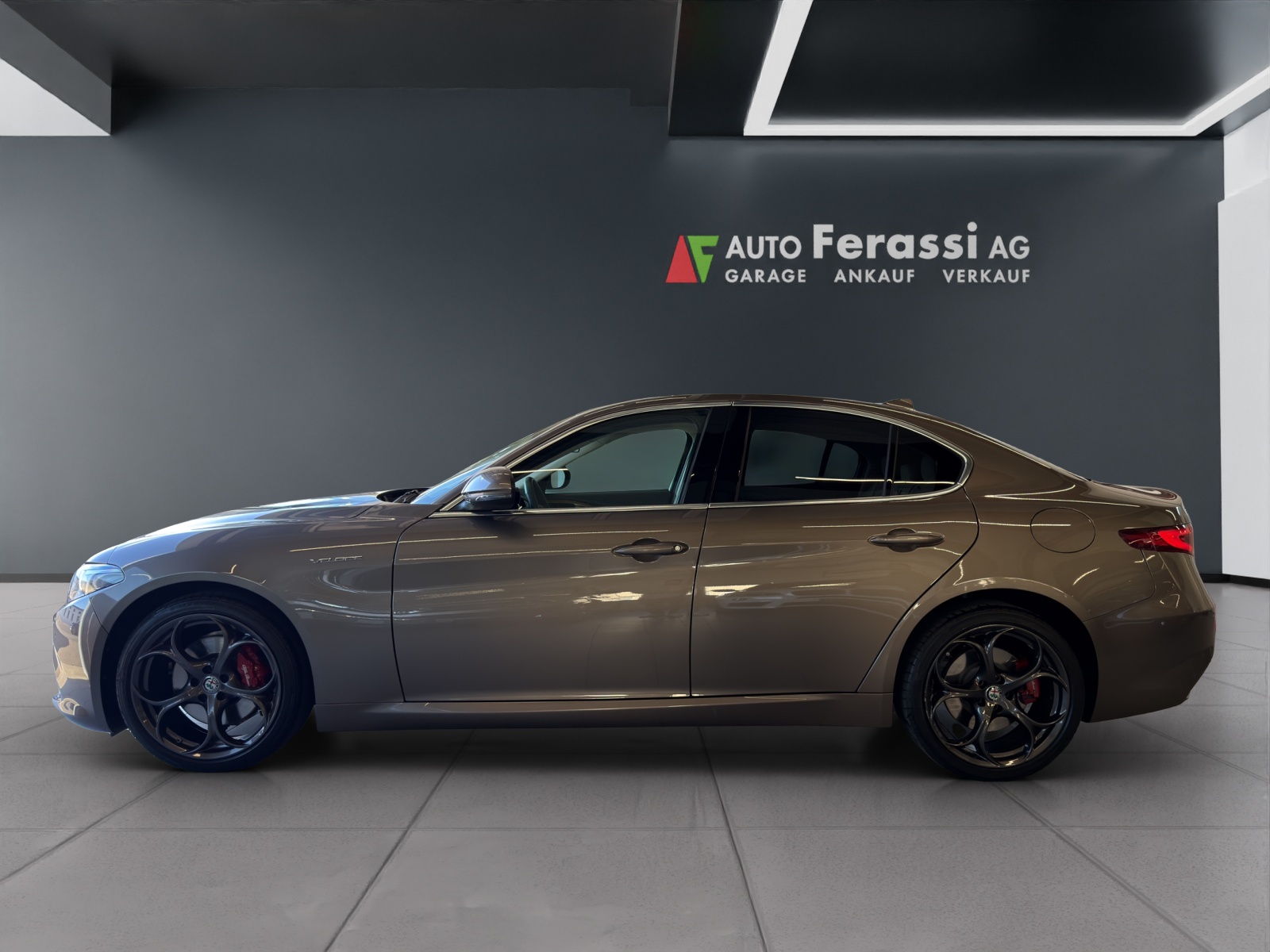 ALFA ROMEO Giulia 2.0 Veloce Q4 Automatic-image-1