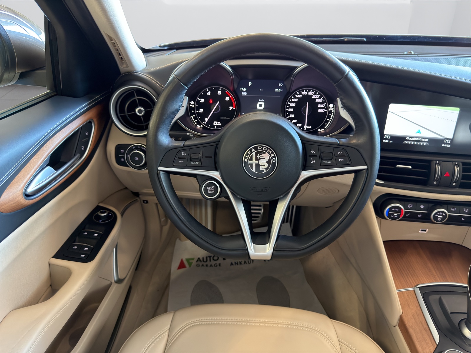 ALFA ROMEO Giulia 2.0 Veloce Q4 Automatic-image-15