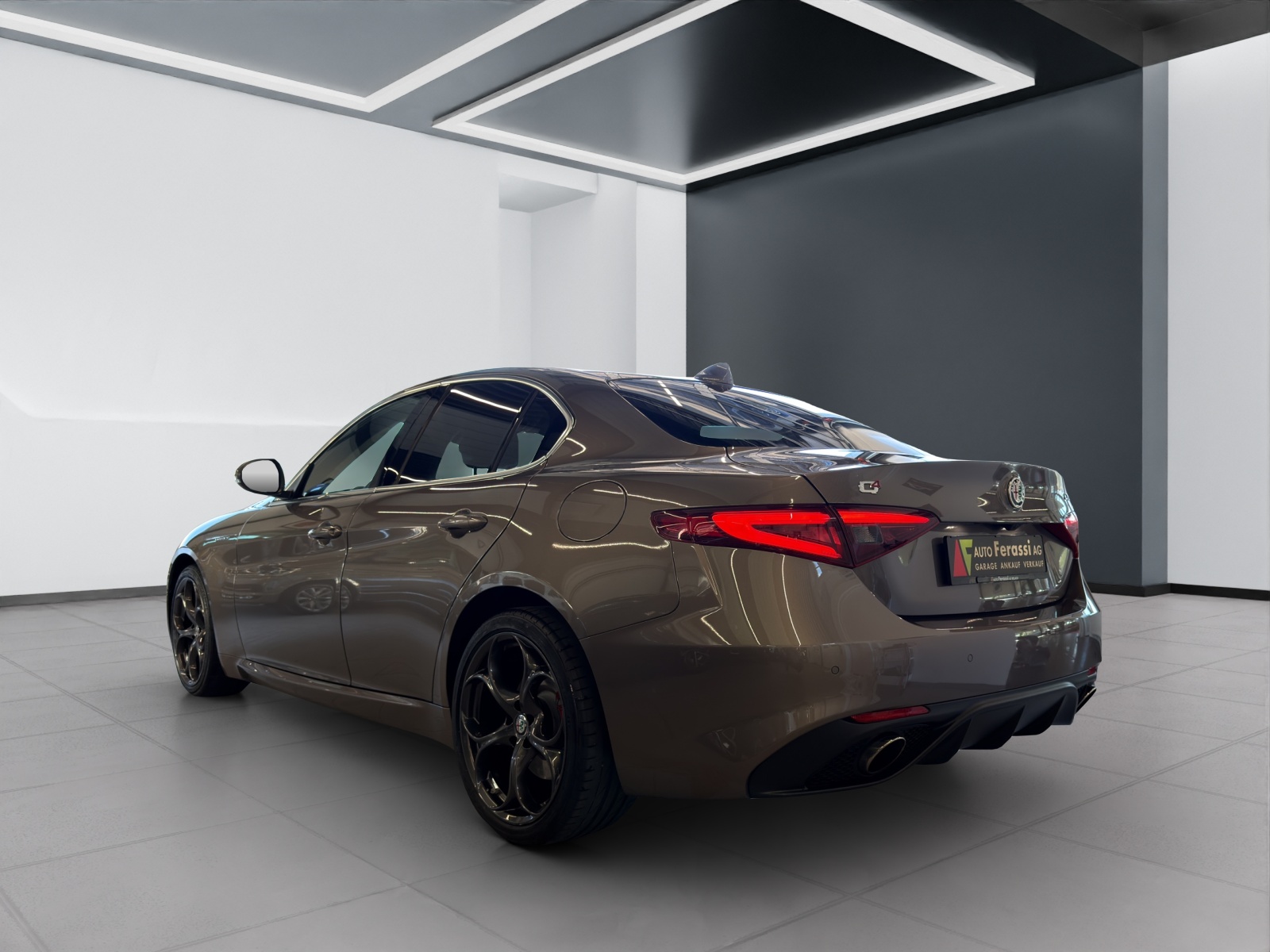 ALFA ROMEO Giulia 2.0 Veloce Q4 Automatic-image-3
