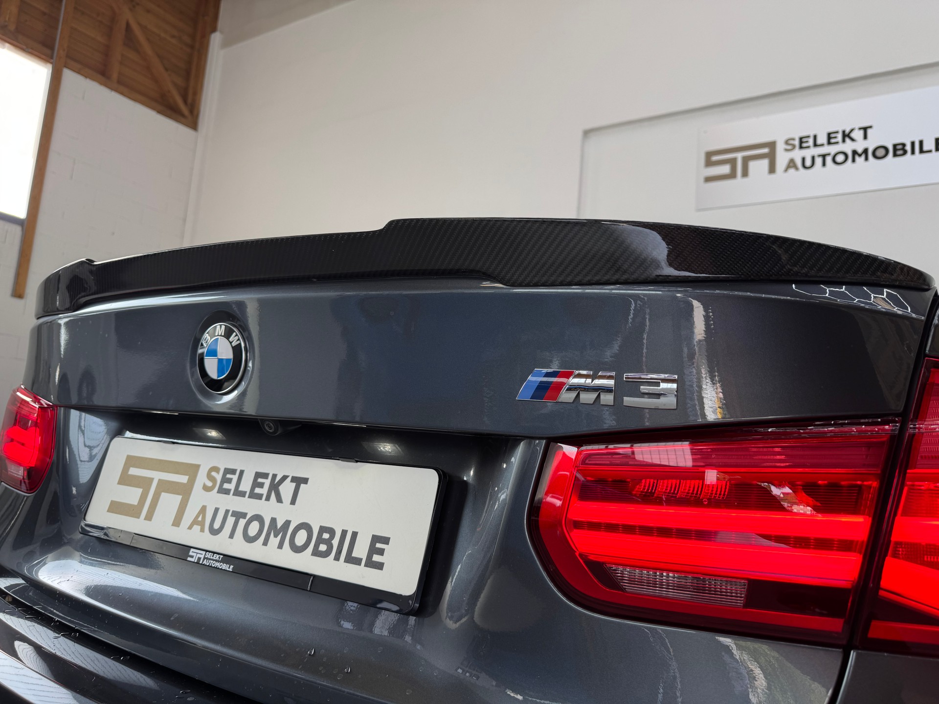 BMW M3 Drivelogic | Carbon Parts | 20 Zoll YP Felgen | HR-Gewindefahrwerk-image-10