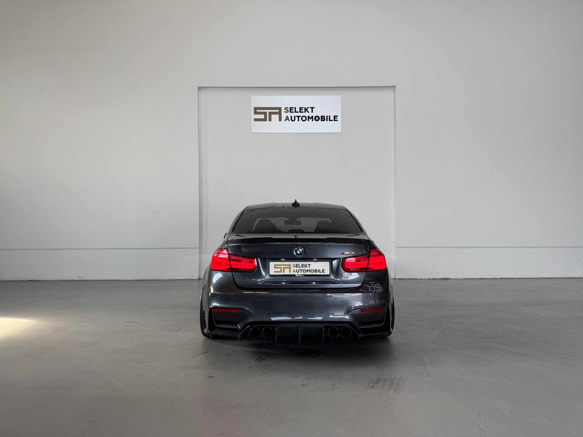 BMW M3 Drivelogic | Carbon Parts | 20 Zoll YP Felgen | HR-Gewindefahrwerk-image-4