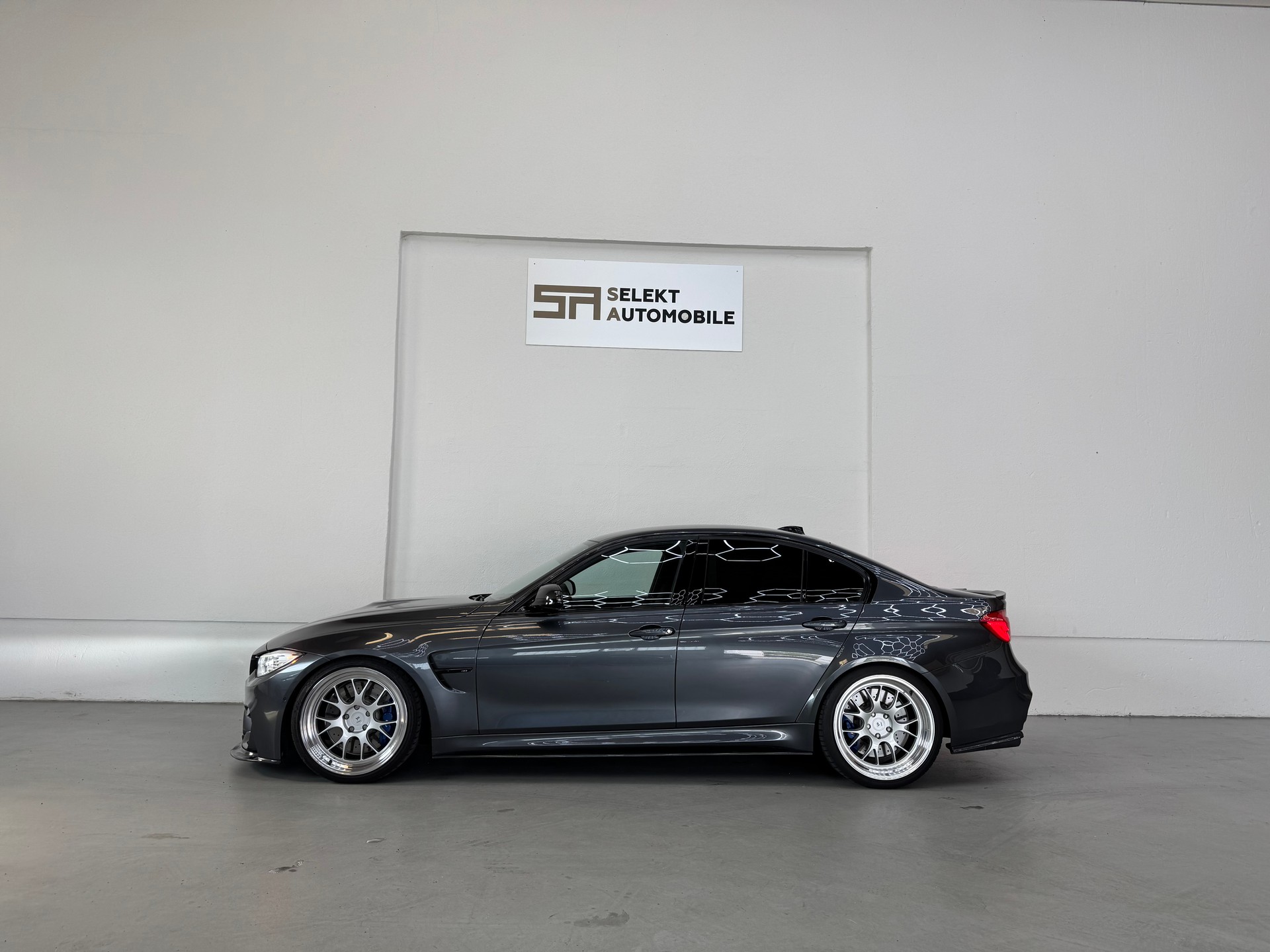 BMW M3 Drivelogic | Carbon Parts | 20 Zoll YP Felgen | HR-Gewindefahrwerk-image-3