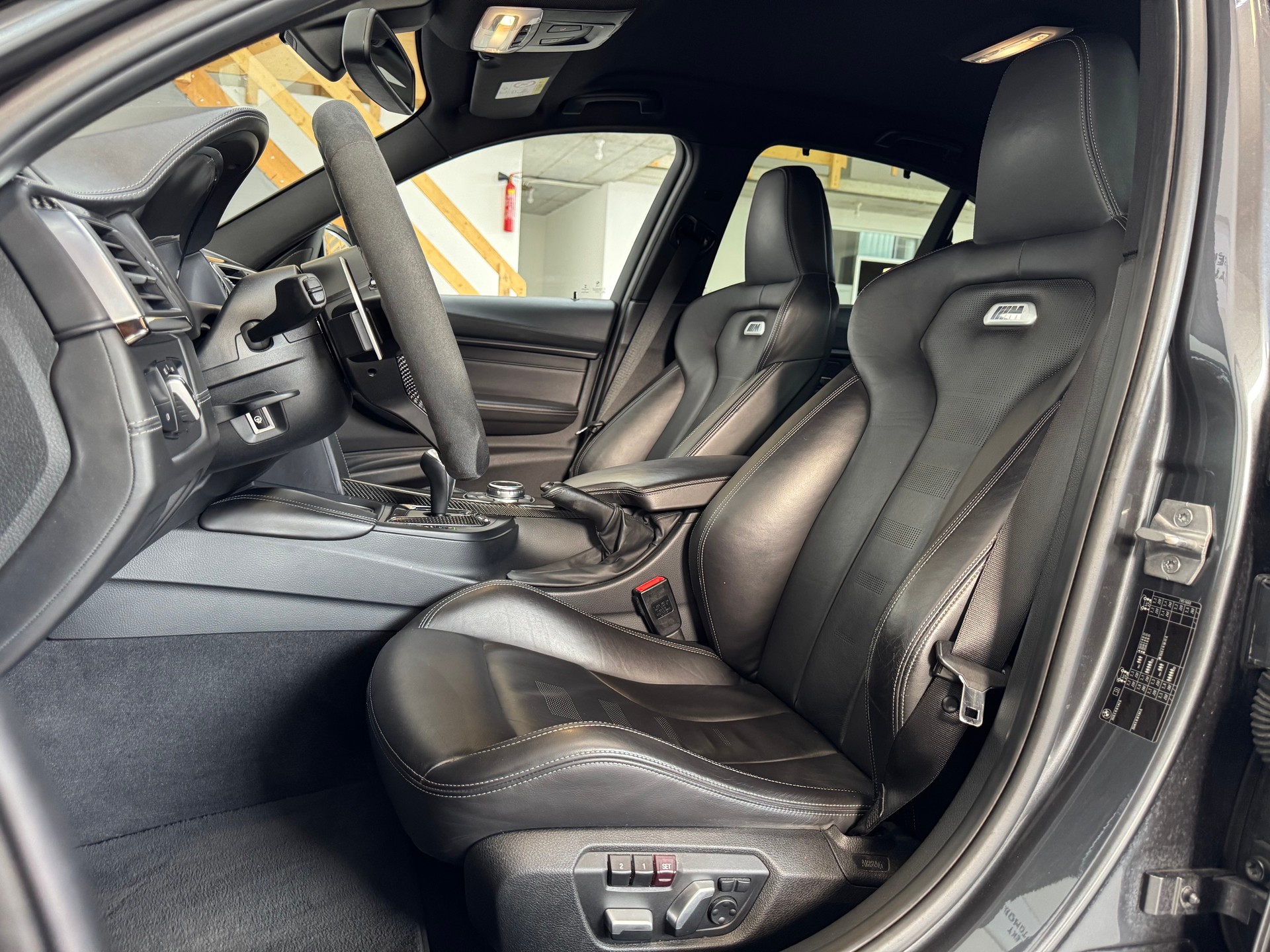 BMW M3 Drivelogic | Carbon Parts | 20 Zoll YP Felgen | HR-Gewindefahrwerk-image-13