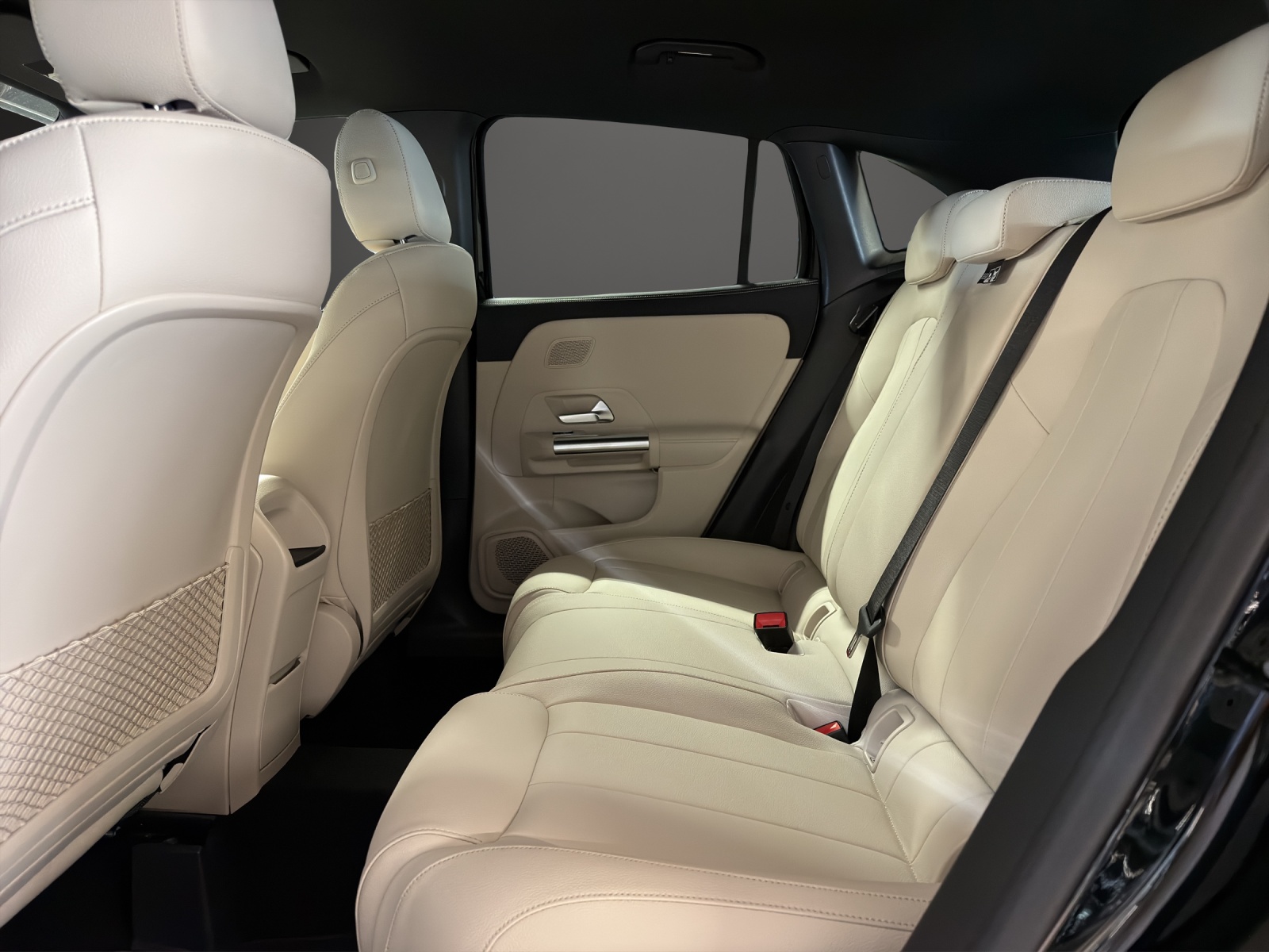 MERCEDES-BENZ GLA 250 e with EQ Hybrid Technology EQ-Star-image-9