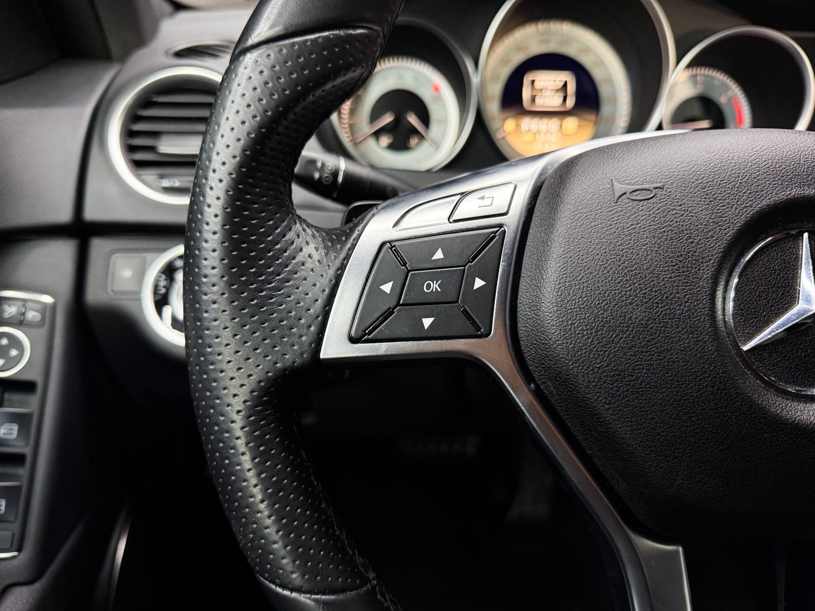 MERCEDES-BENZ C 250 CDI Avantgarde 4Matic 7G-Tronic-image-10