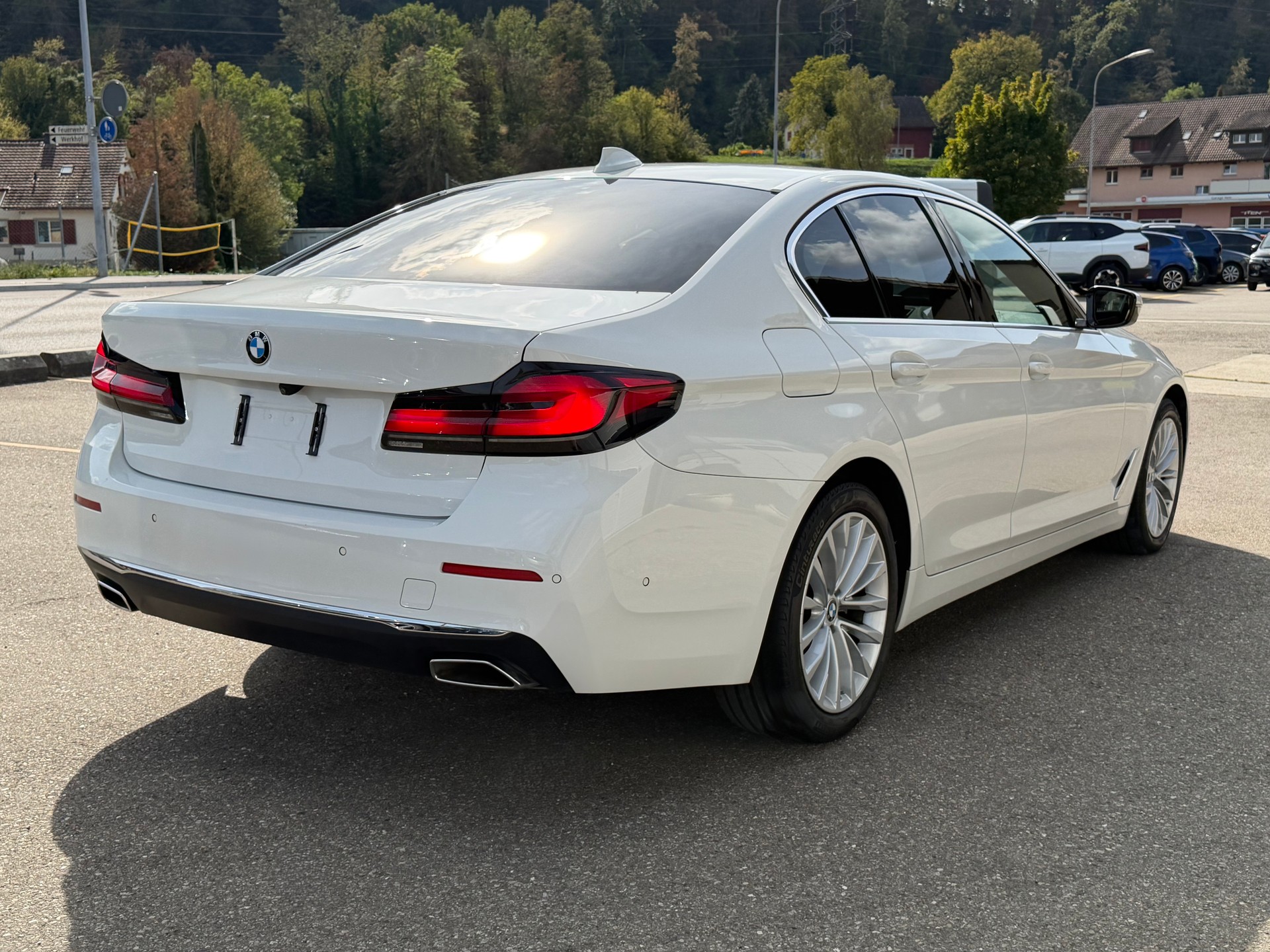 BMW 520d xDrive 48V Luxury Line Steptronic-image-4