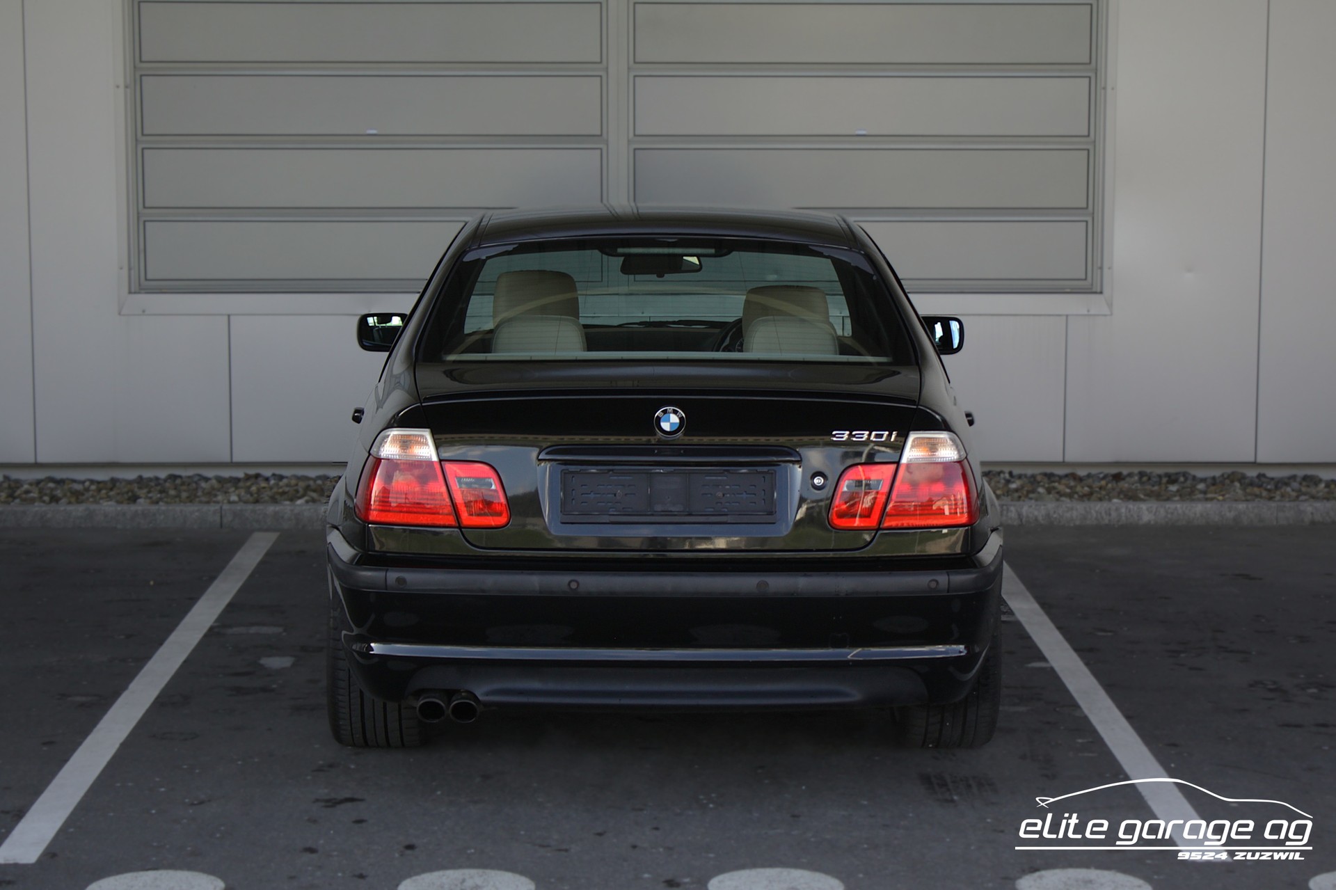 BMW 330i M-Sport HANDSCHALTER-image-3