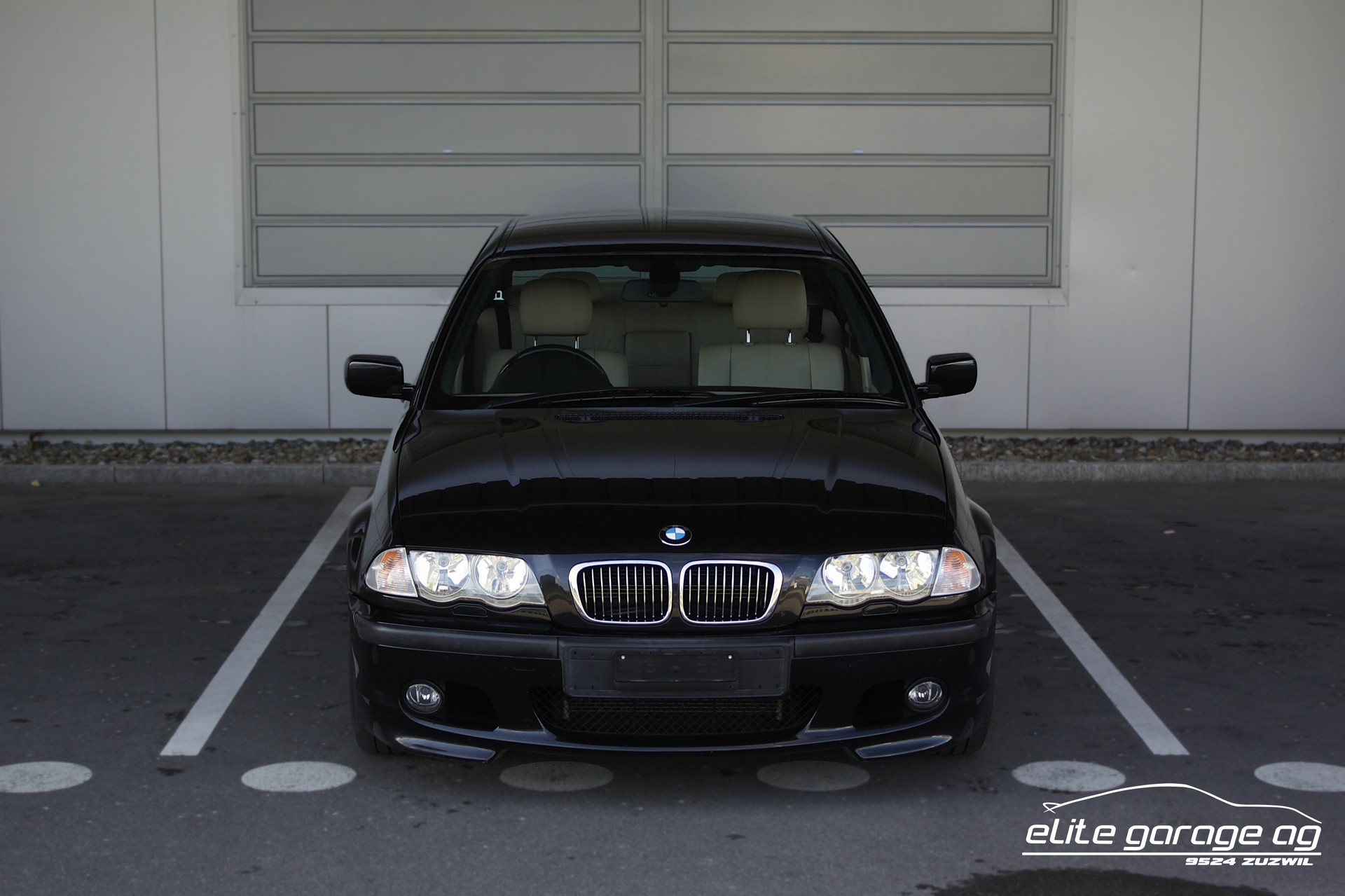 BMW 330i M-Sport HANDSCHALTER-image-7