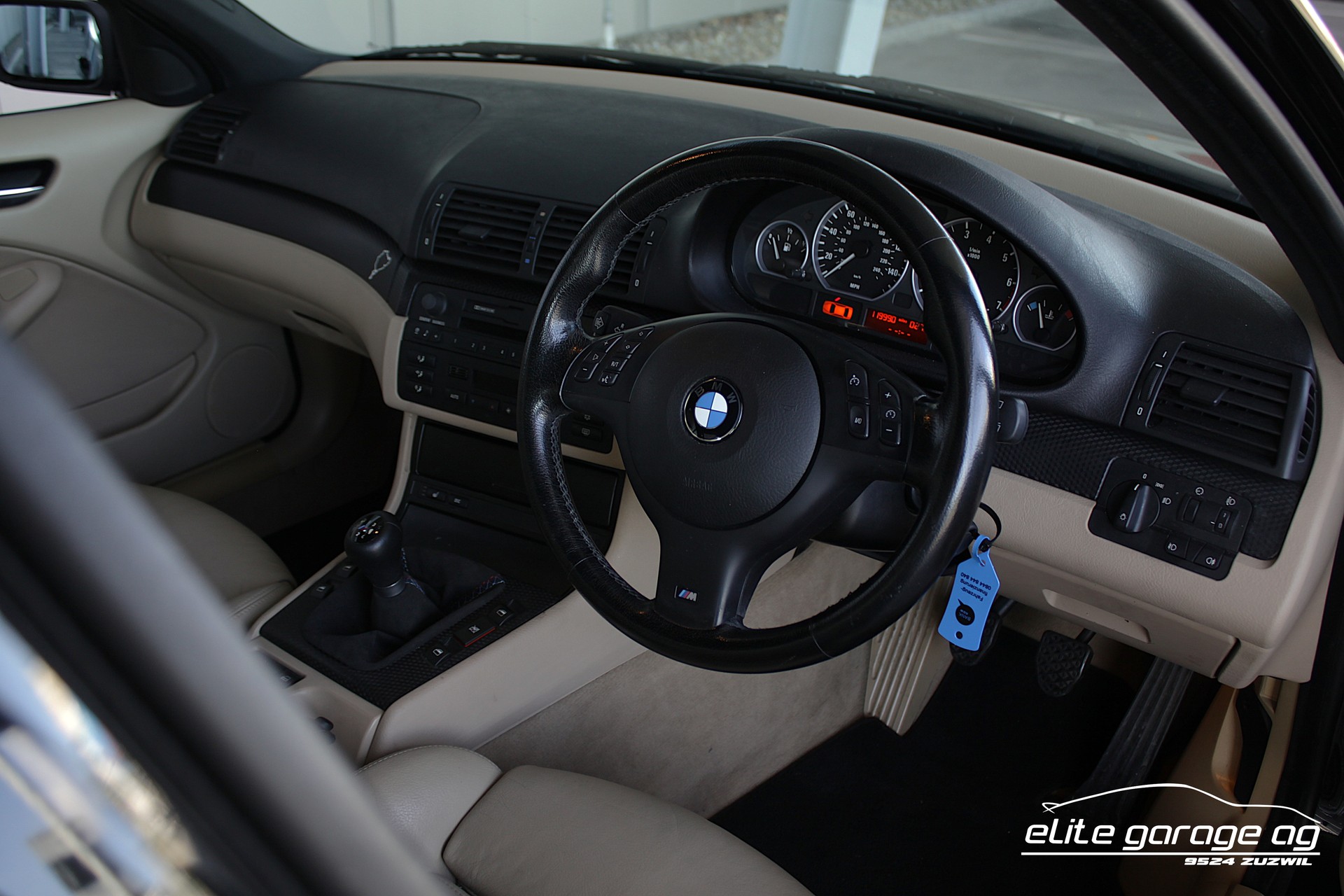 BMW 330i M-Sport HANDSCHALTER-image-14