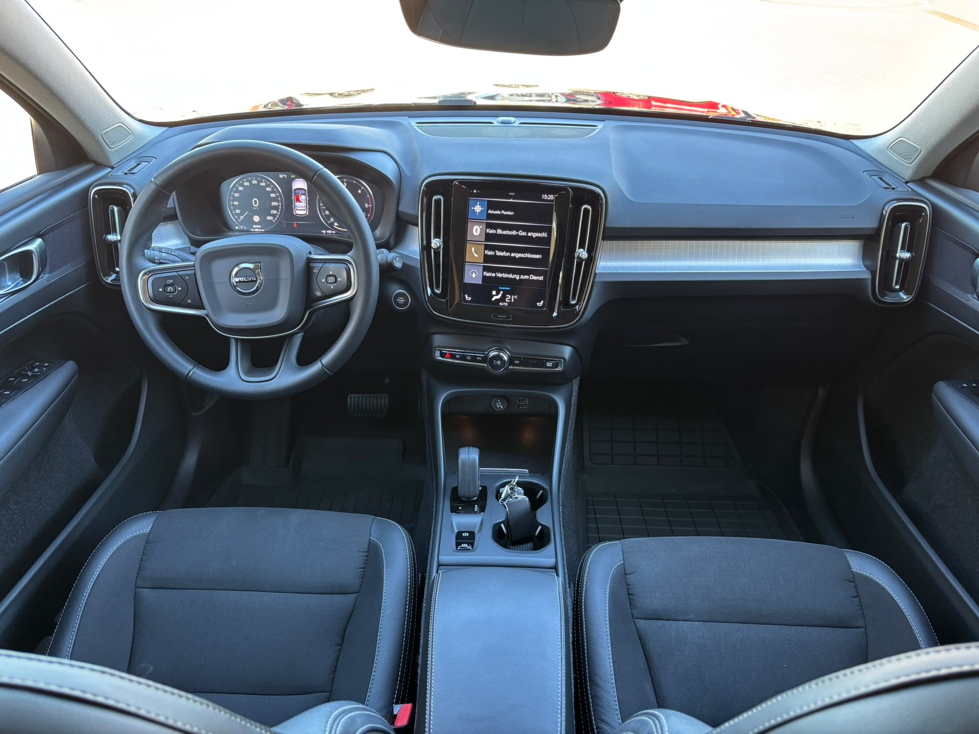 VOLVO XC 40 2.0 D4 Momentum AWD-image-7