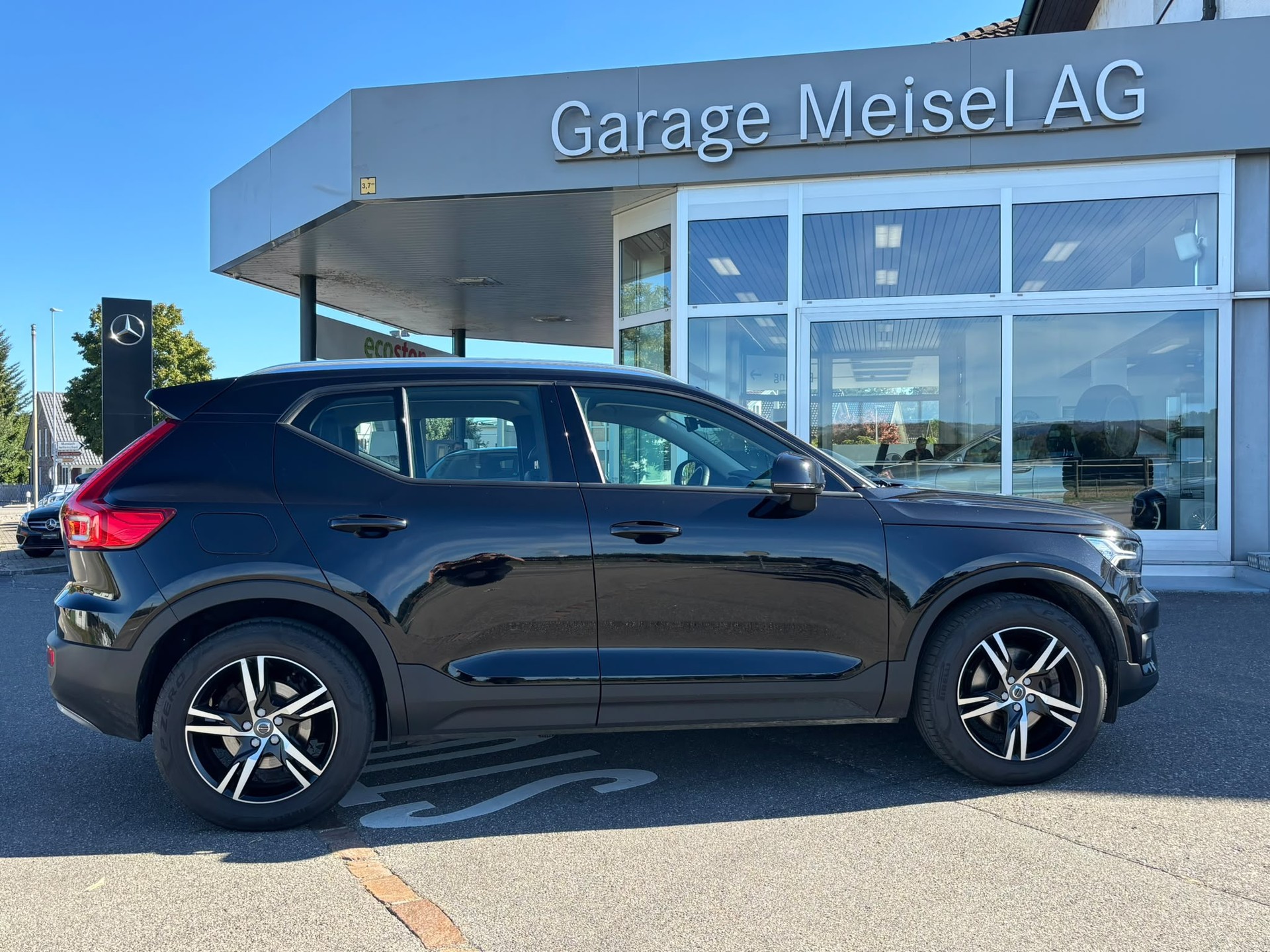 VOLVO XC 40 2.0 D4 Momentum AWD-image-4