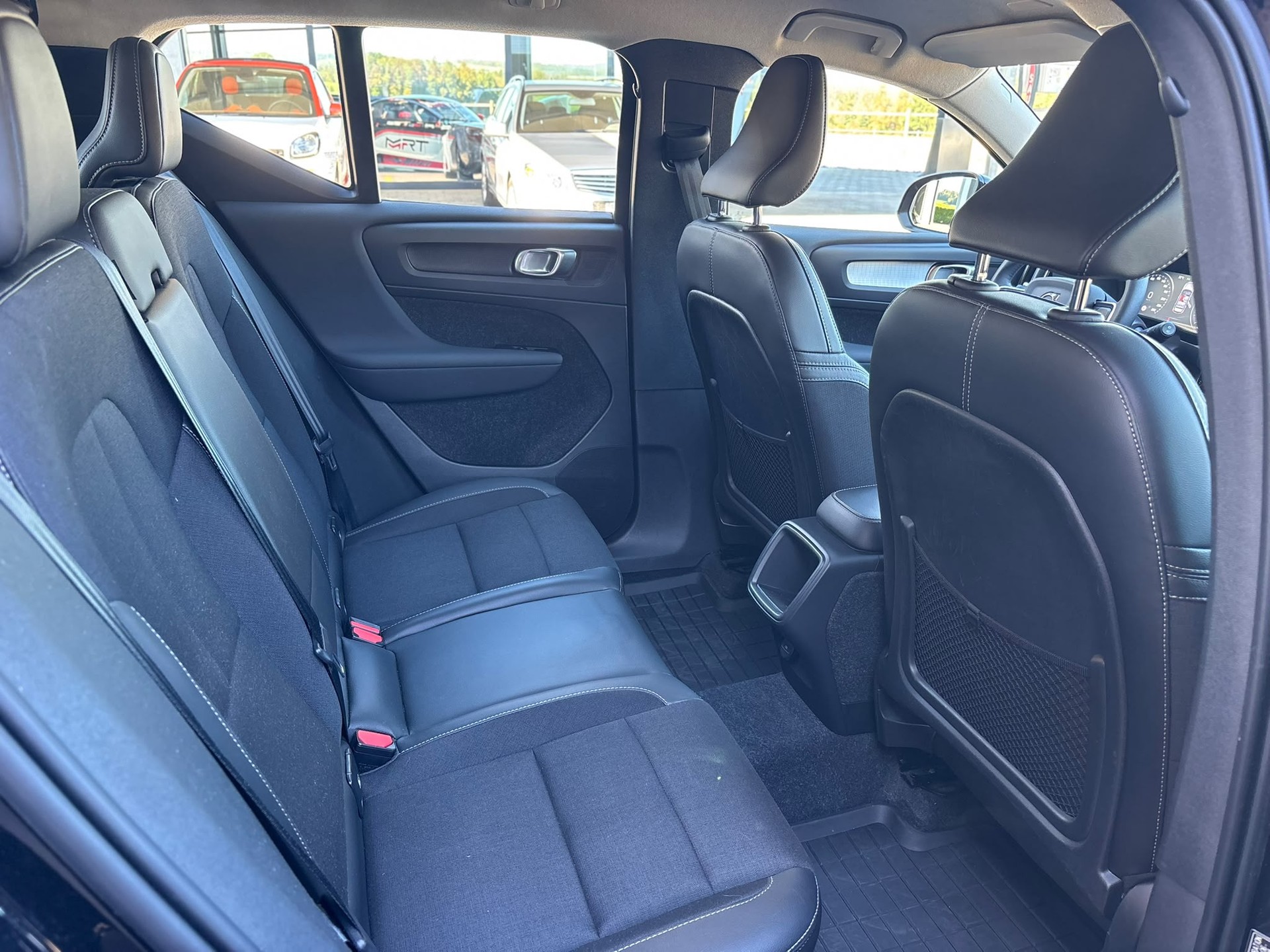 VOLVO XC 40 2.0 D4 Momentum AWD-image-9