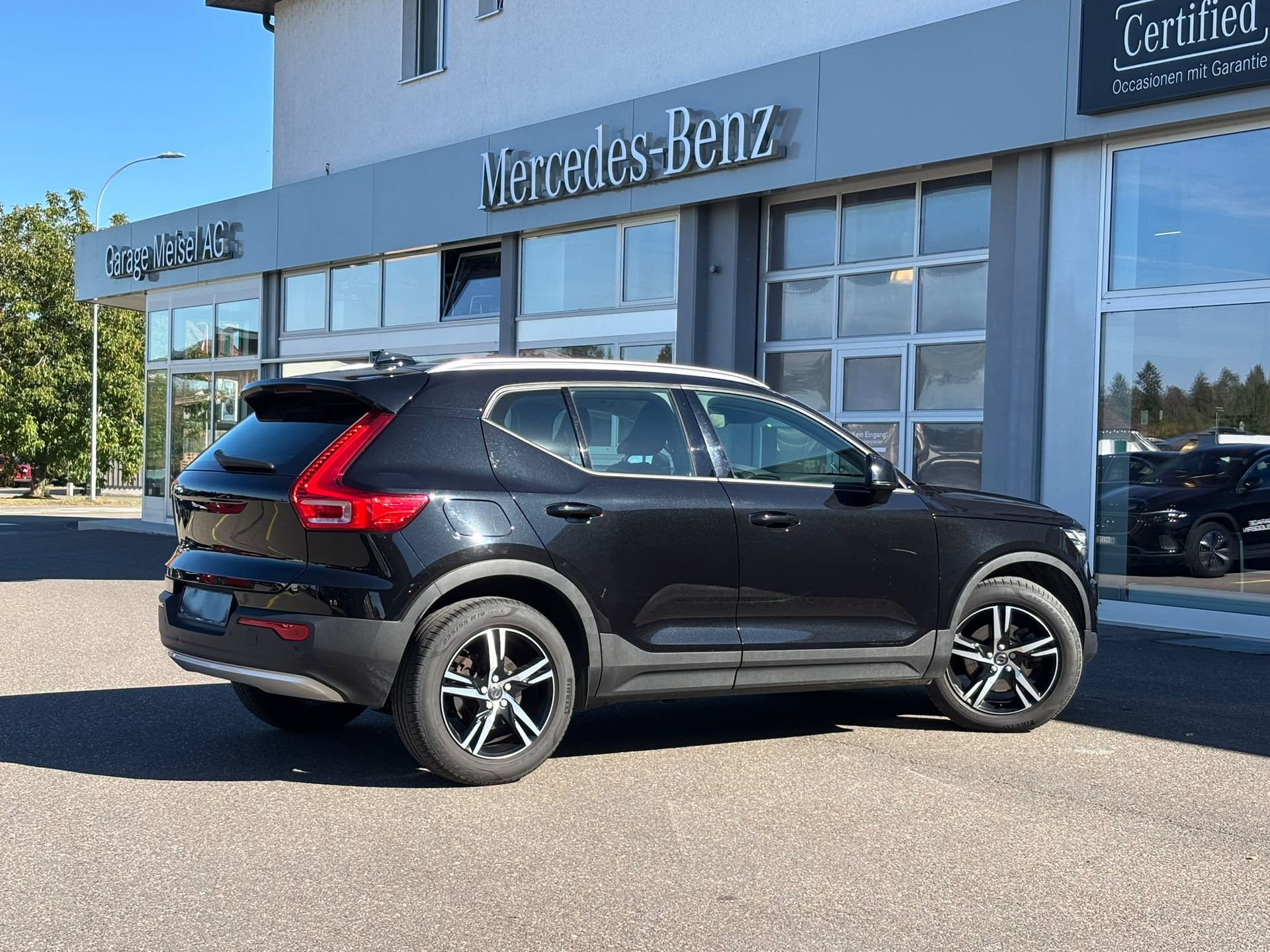 VOLVO XC 40 2.0 D4 Momentum AWD-image-2