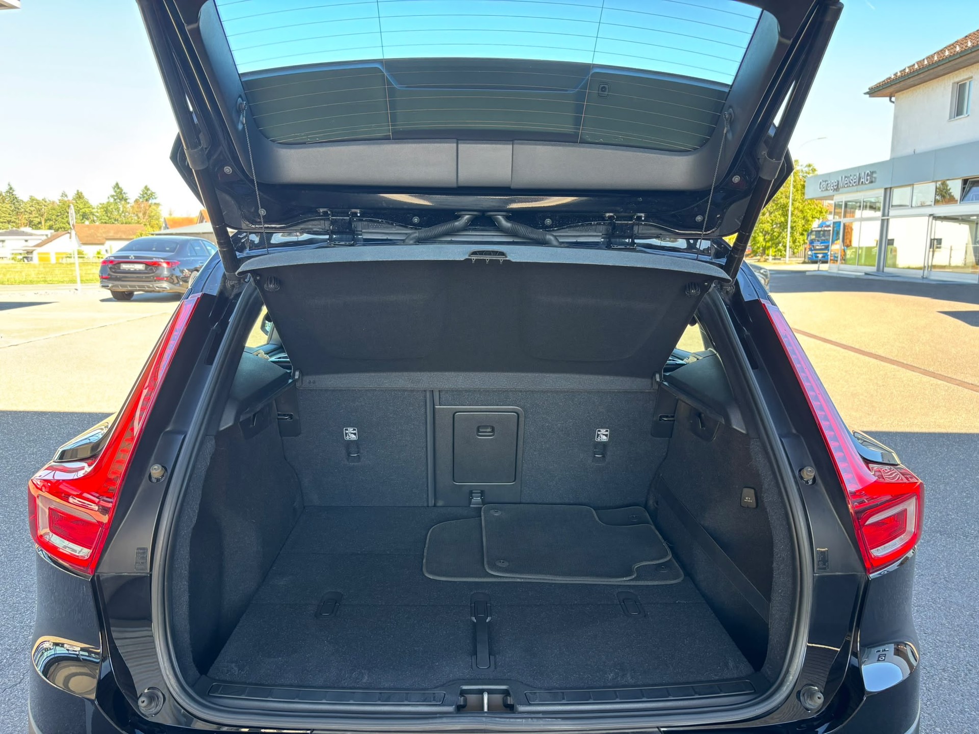 VOLVO XC 40 2.0 D4 Momentum AWD-image-12