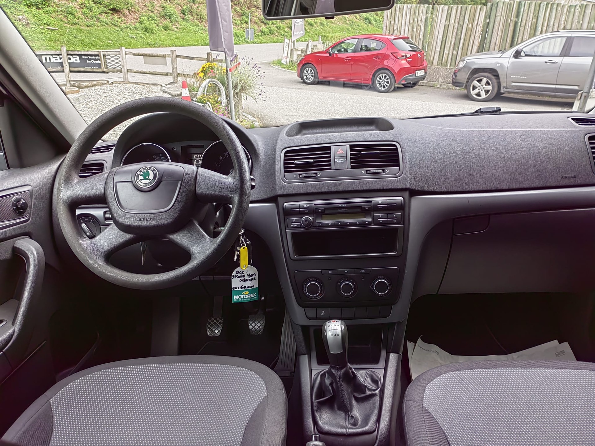 SKODA Yeti 2.0 TDI 110 Clever 4x4-image-9