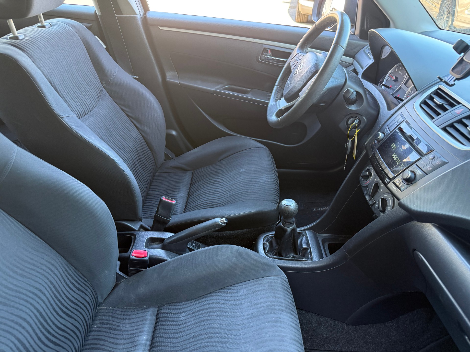 SUZUKI Swift 1.2i 16V GL-image-1