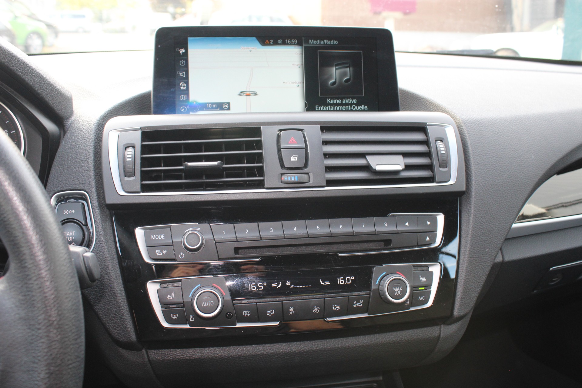 BMW 220i Sport Line Steptronic-image-9