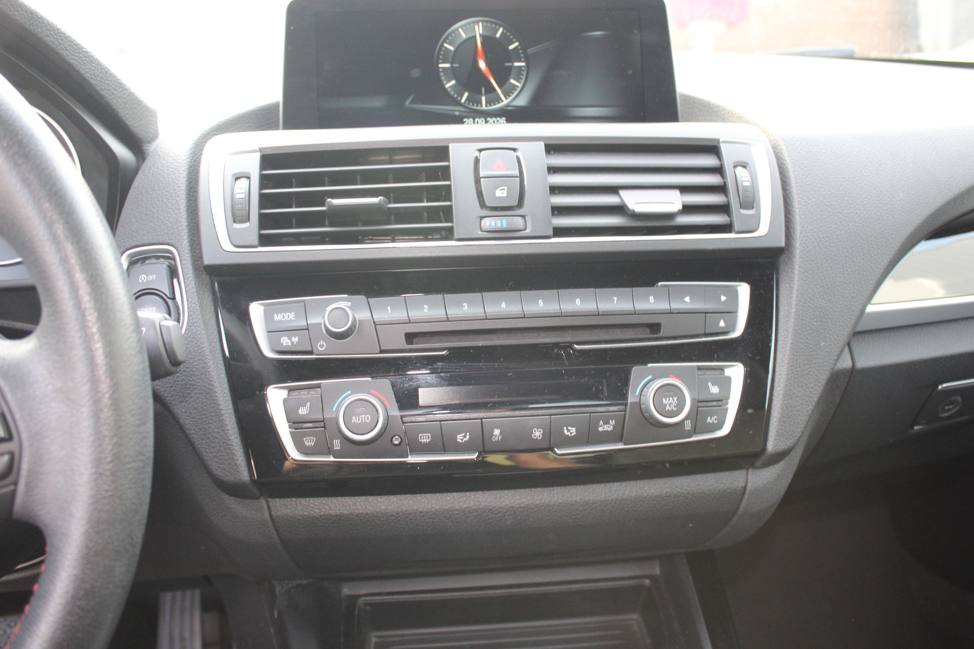 BMW 220i Sport Line Steptronic-image-7