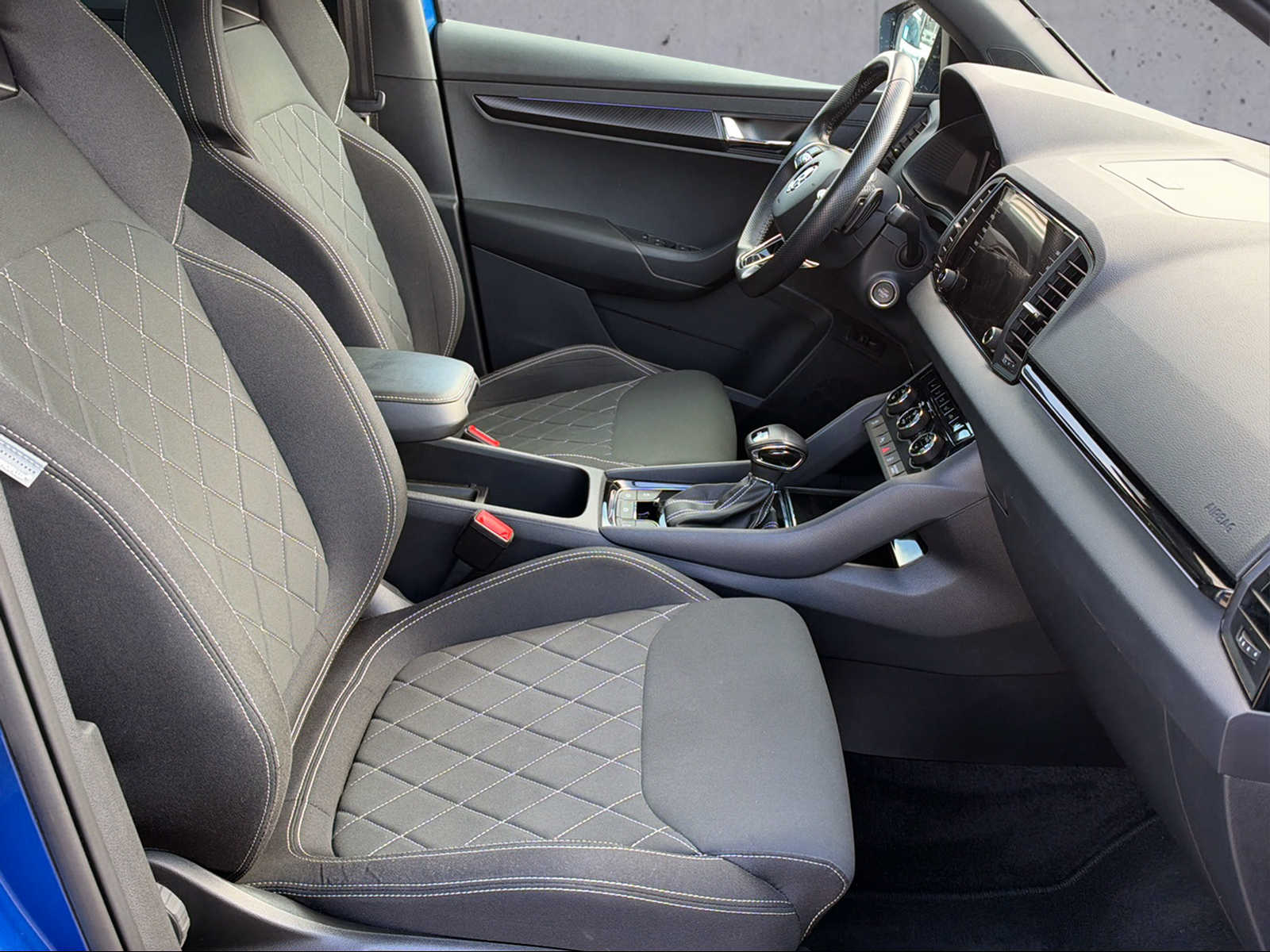 SKODA Karoq 1.5 TSI ACT SportLine DSG-image-8