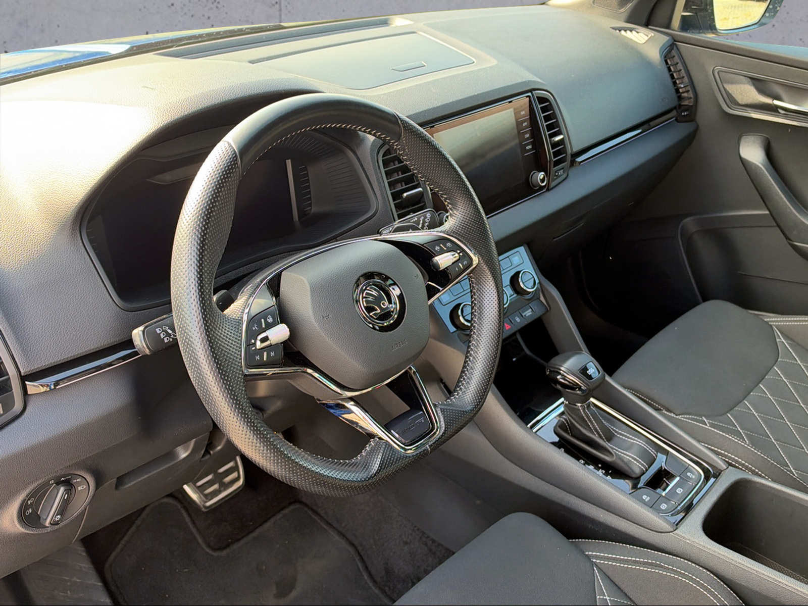 SKODA Karoq 1.5 TSI ACT SportLine DSG-image-2