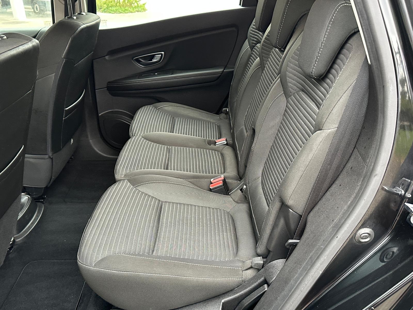 RENAULT Grand Scénic 1.5 dCi Zen-image-8
