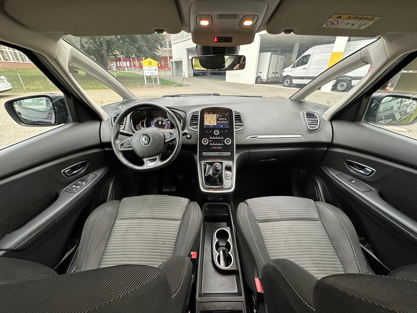 RENAULT Grand Scénic 1.5 dCi Zen-image-6