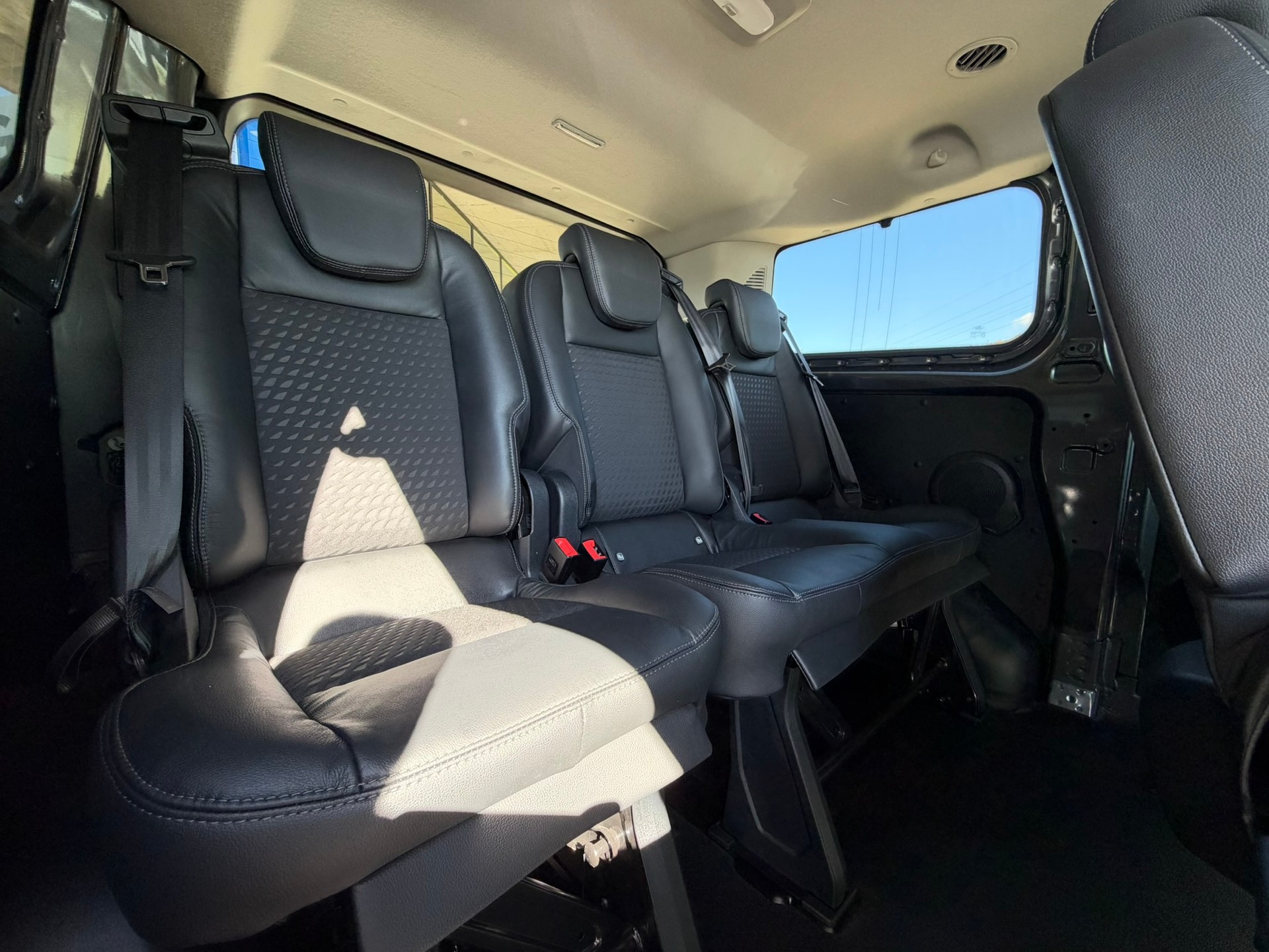 FORD Transit Custom 320 L1H1 Sport A-image-9