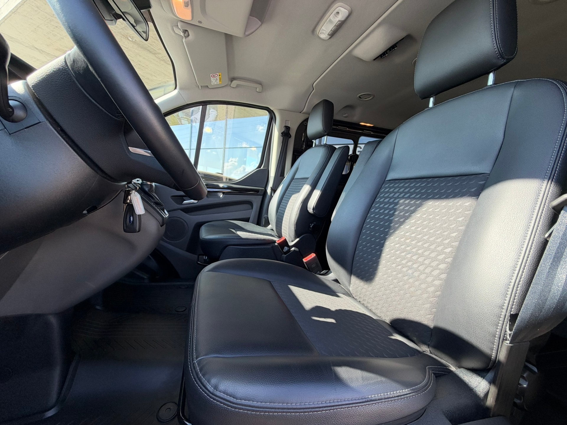 FORD Transit Custom 320 L1H1 Sport A-image-6