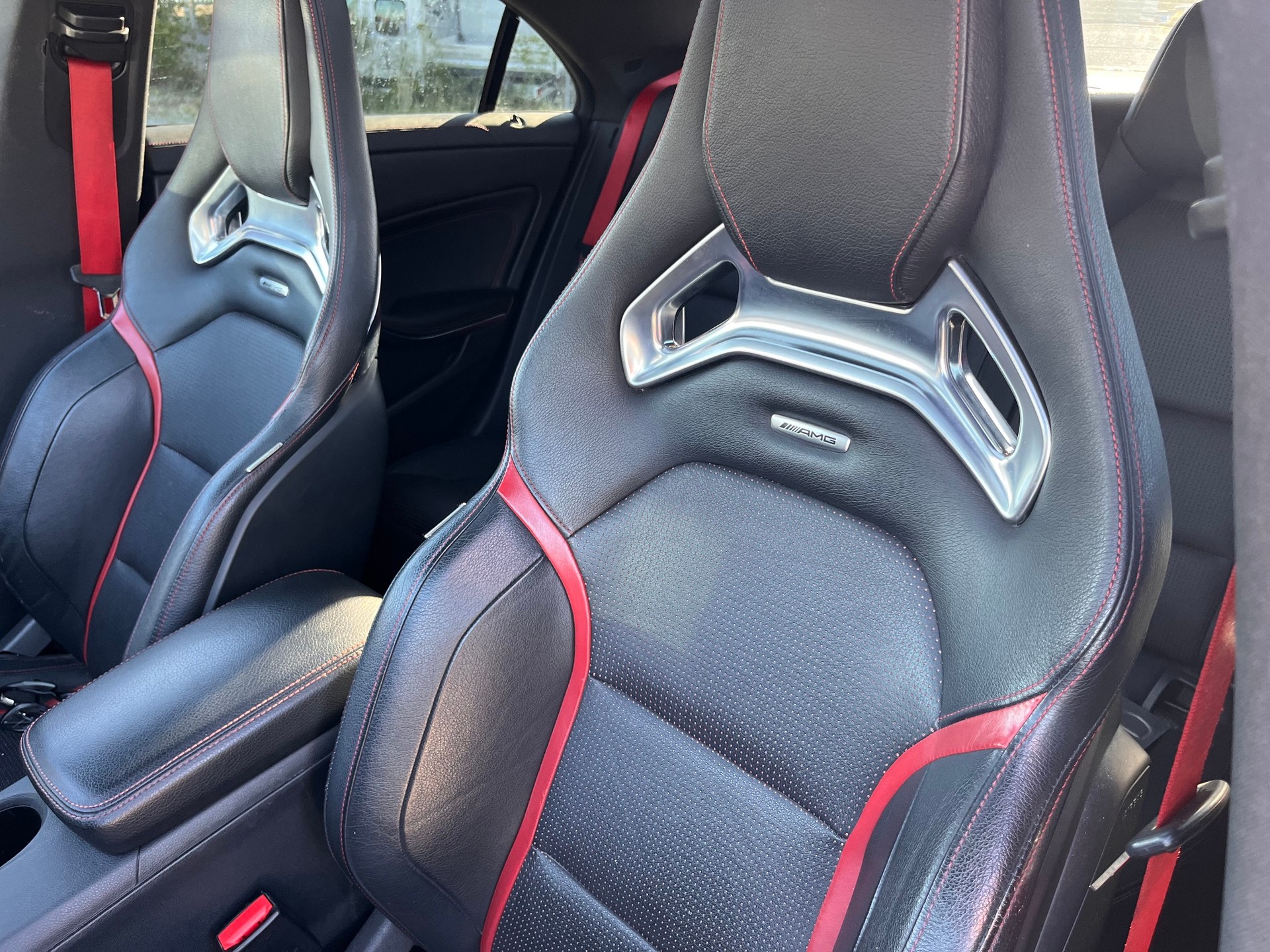 MERCEDES-BENZ CLA 45 AMG 4Matic Speedshift-image-4