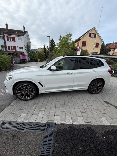BMW M40i-image-2