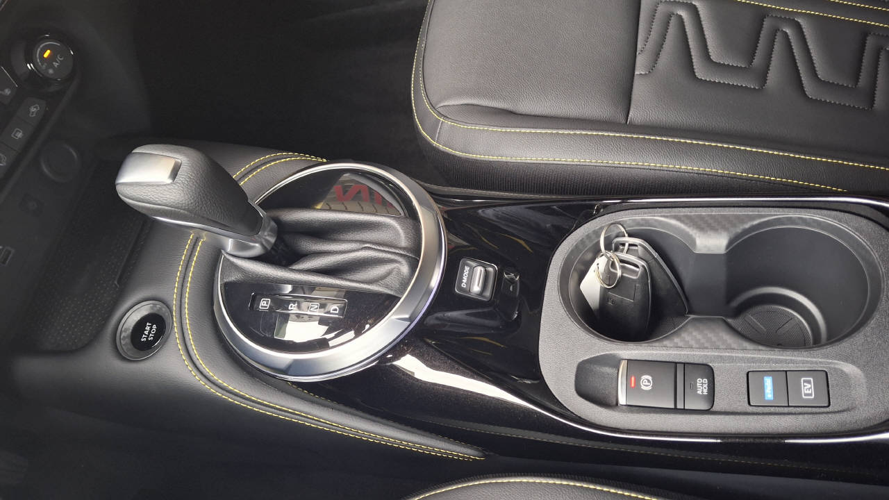 NISSAN Juke 1.6 Hybrid N-Sport-image-15