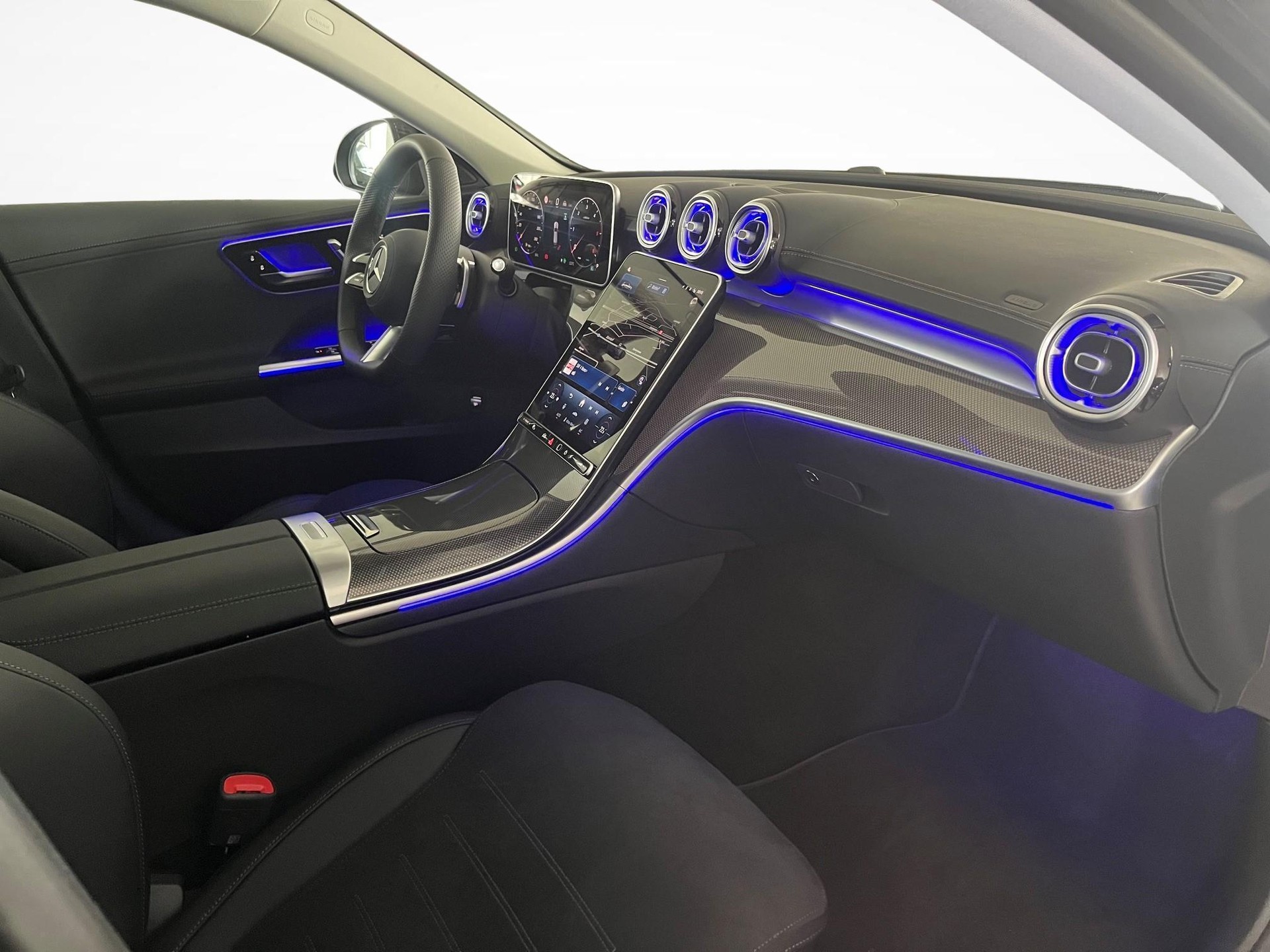 MERCEDES-BENZ C 220 d 4MATIC T-Modell Swiss Star AMG Line-image-11