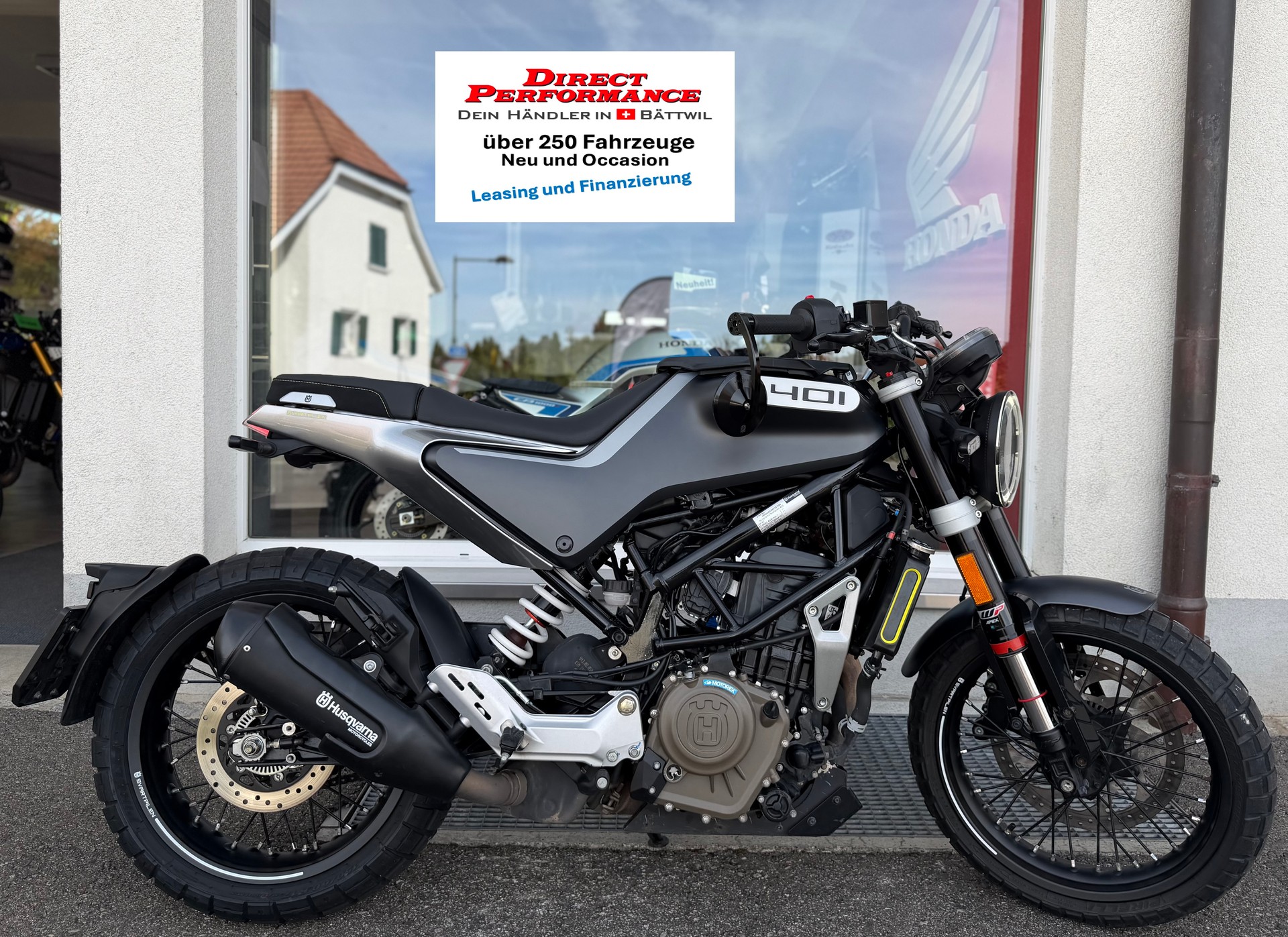 HUSQVARNA Svartpilen 401