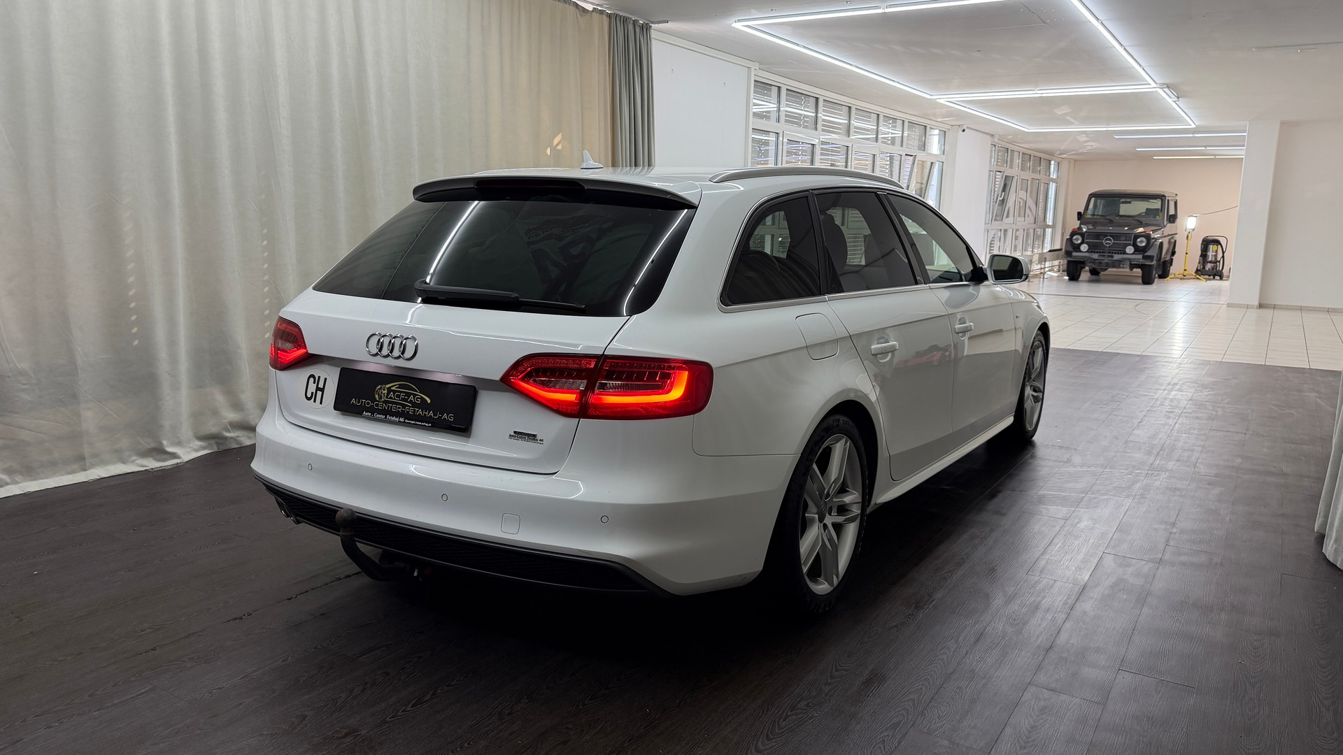 AUDI A4 Avant 2.0 TDI quattro S-tronic-image-3
