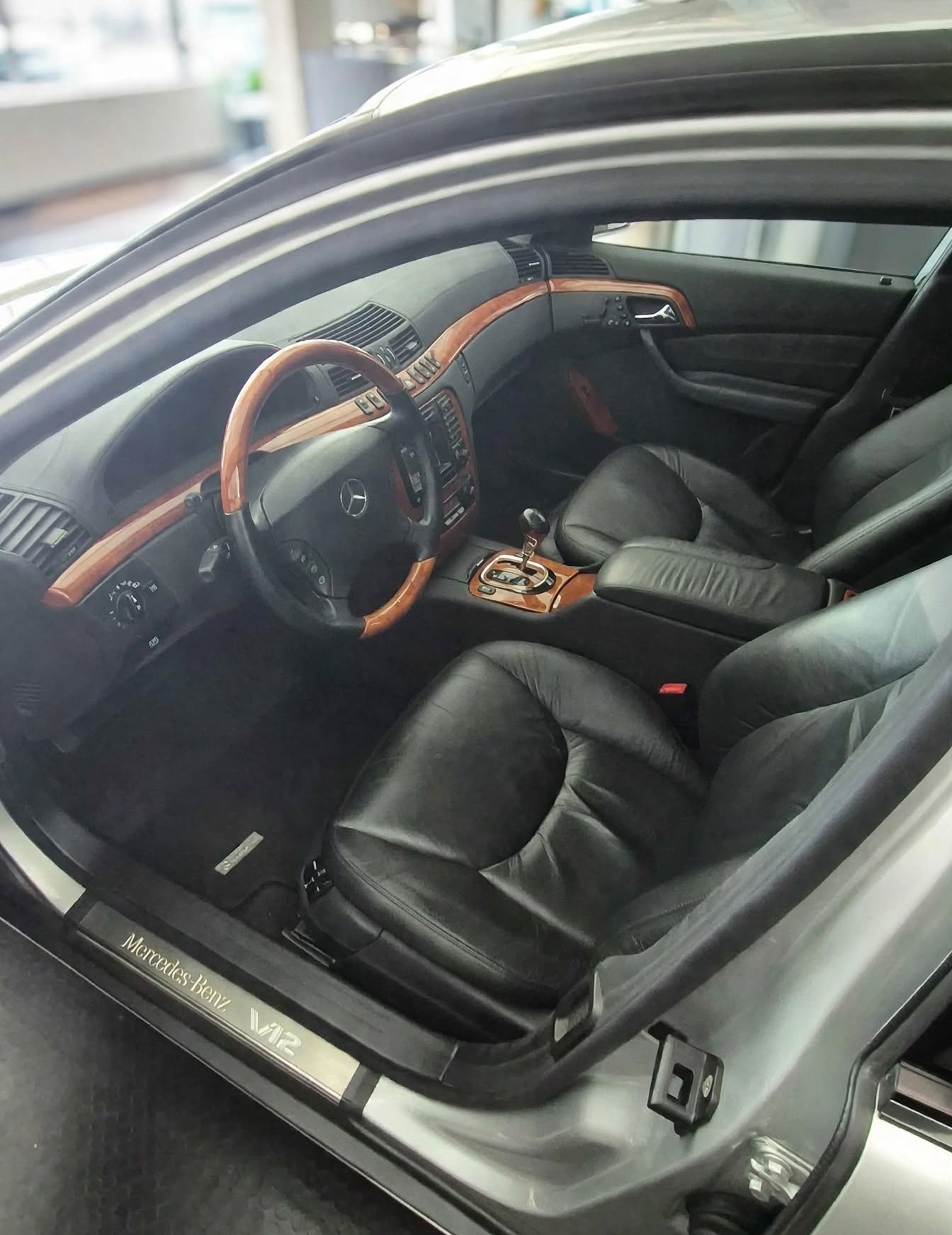 MERCEDES-BENZ S 600 L-image-4