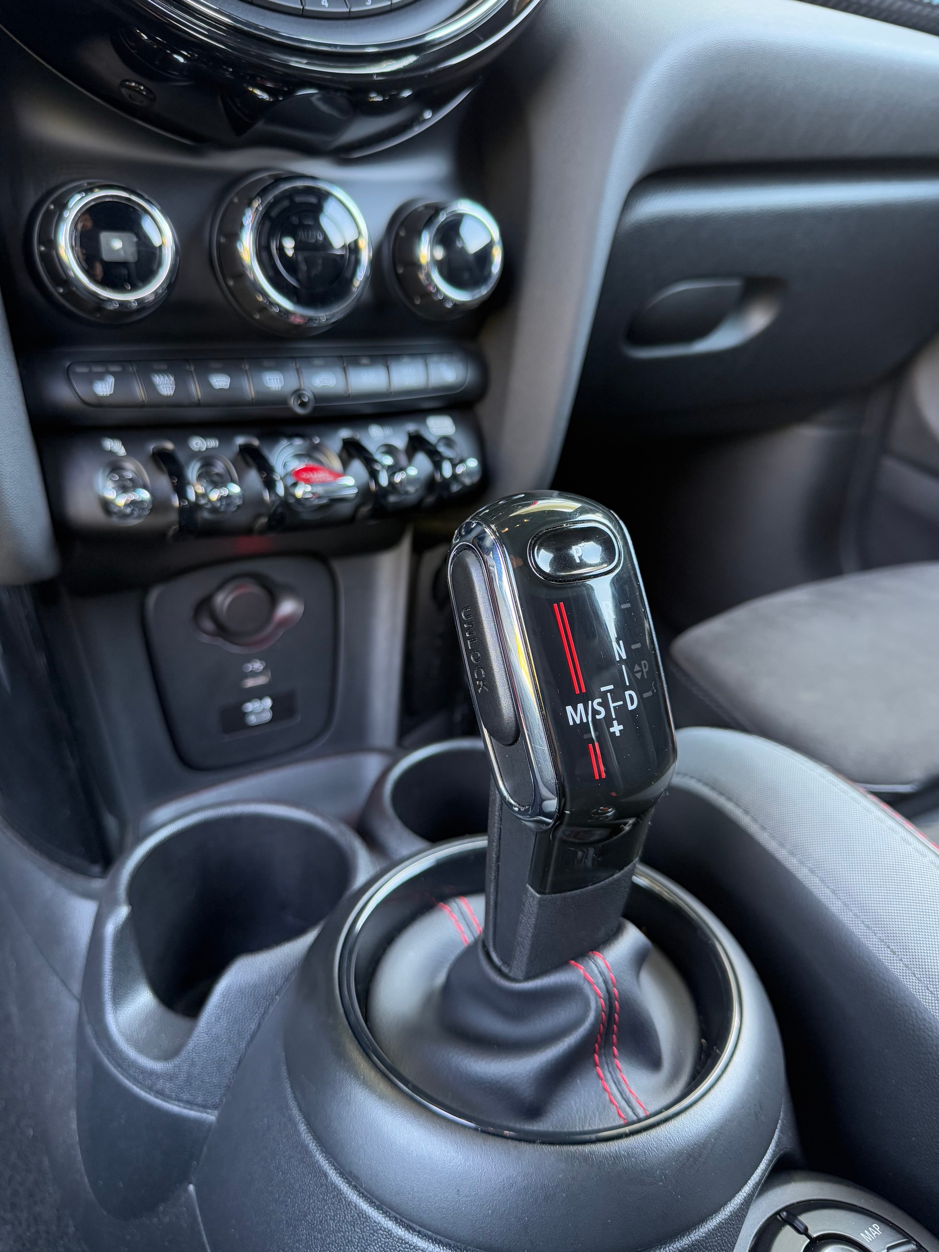 MINI Cooper John Cooper Works Steptronic-image-12