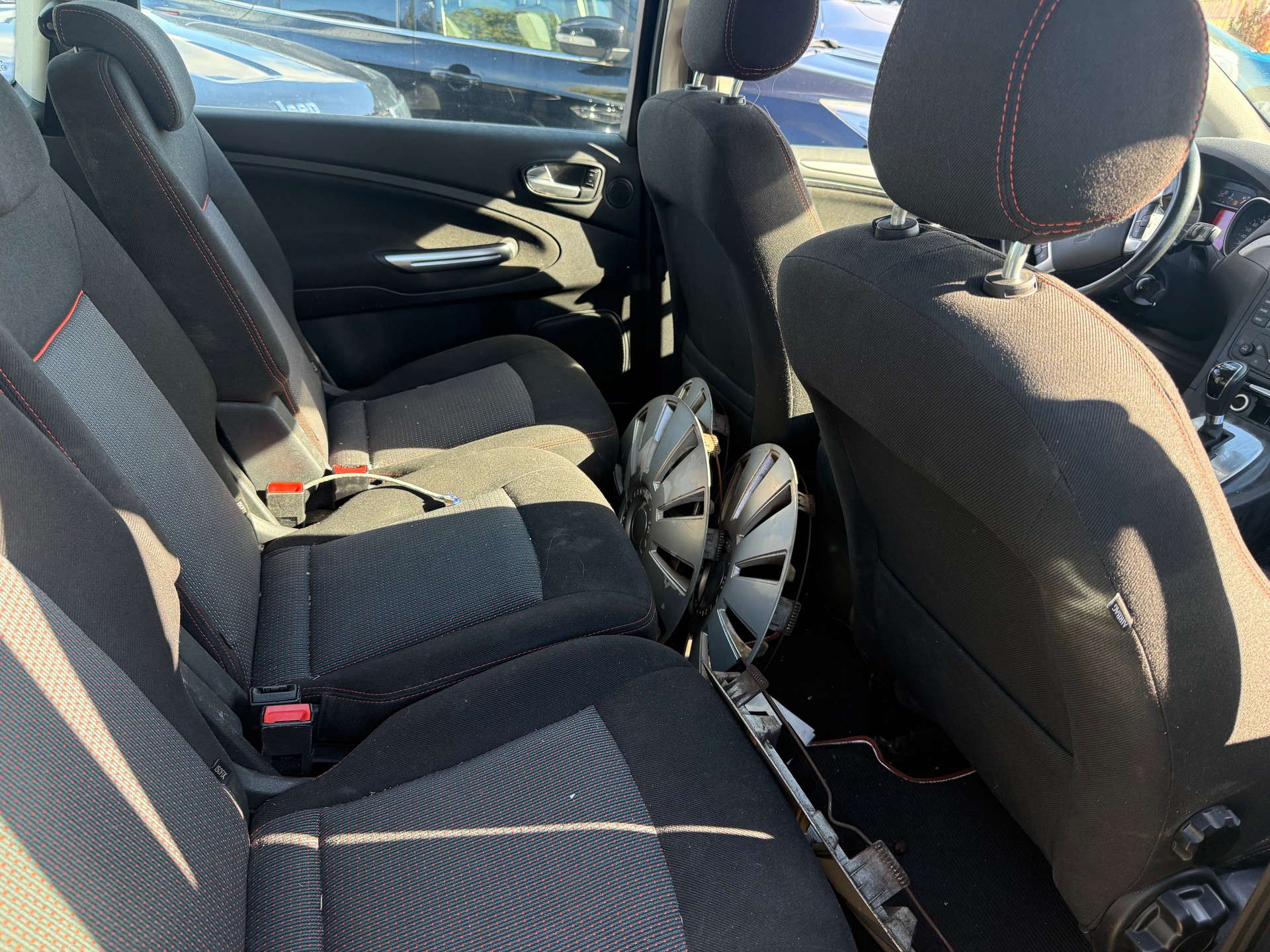 FORD S-MAX-image-5